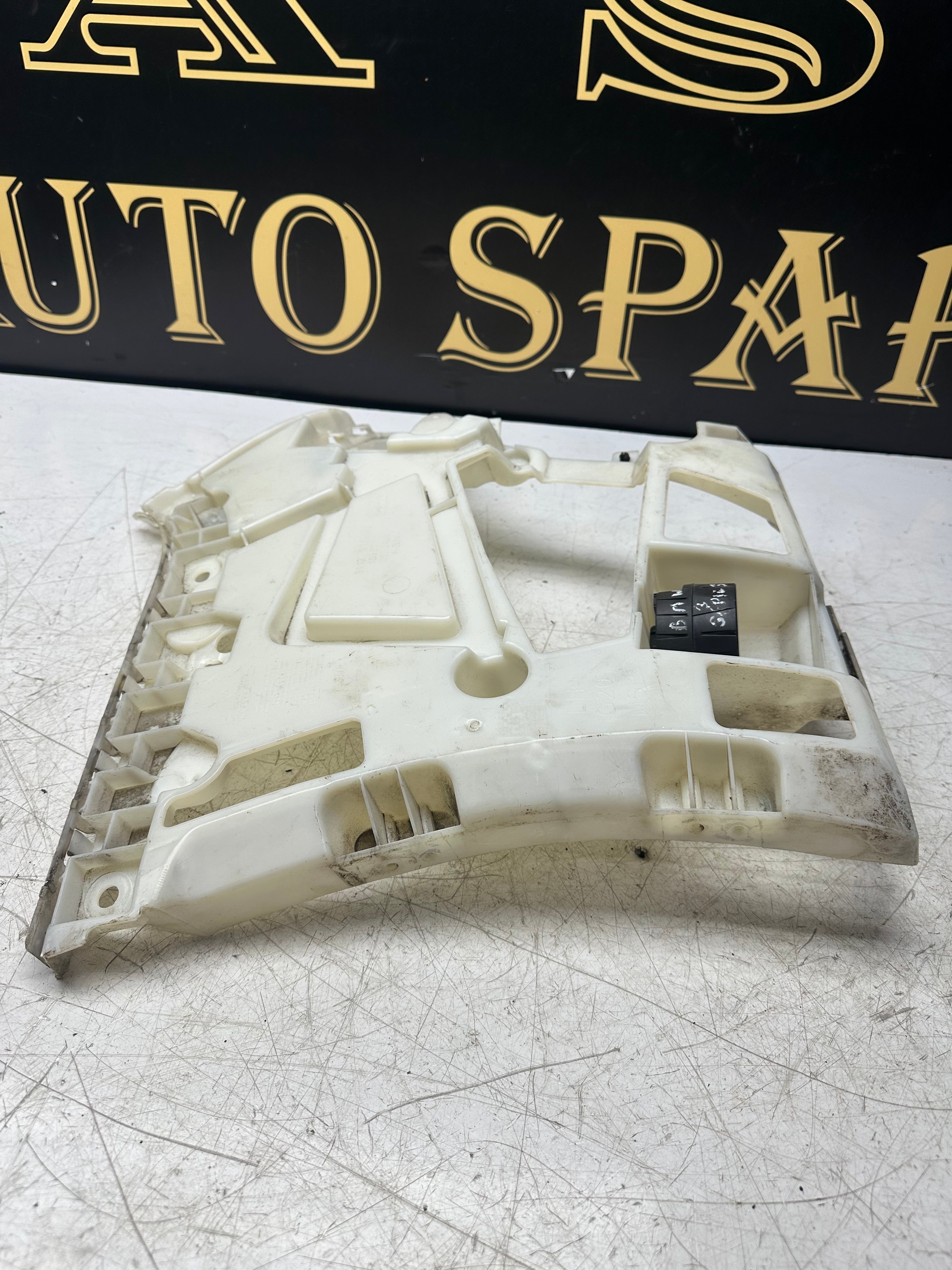 BMW 3 Series F30 Rear Left Bumper Bracket (Passenger Side) (2011–2019)(8069393)