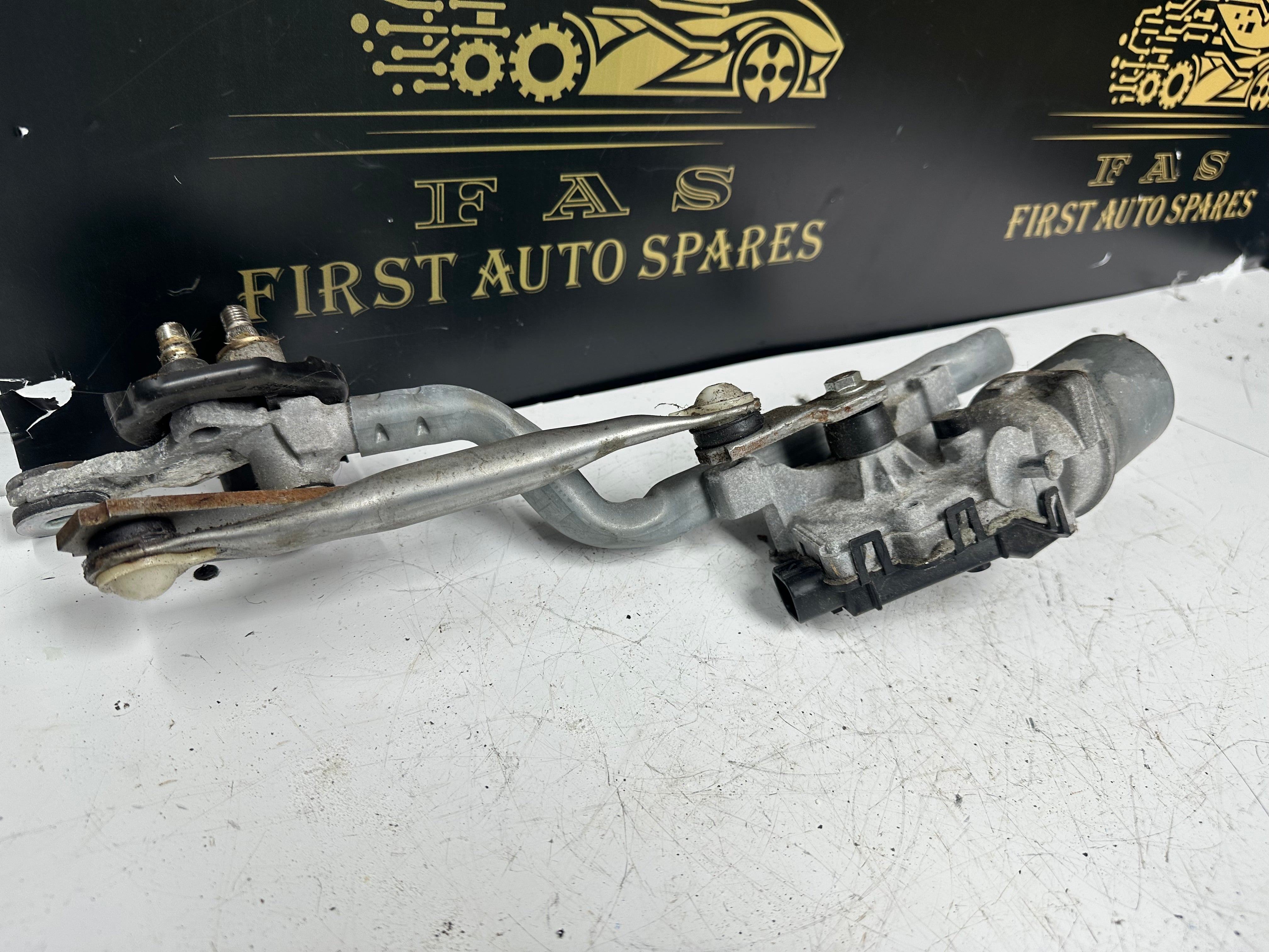 Toyota Yaris 2019 Front Wiper Motor & Linkage (85110-0D200) (159300-4124)