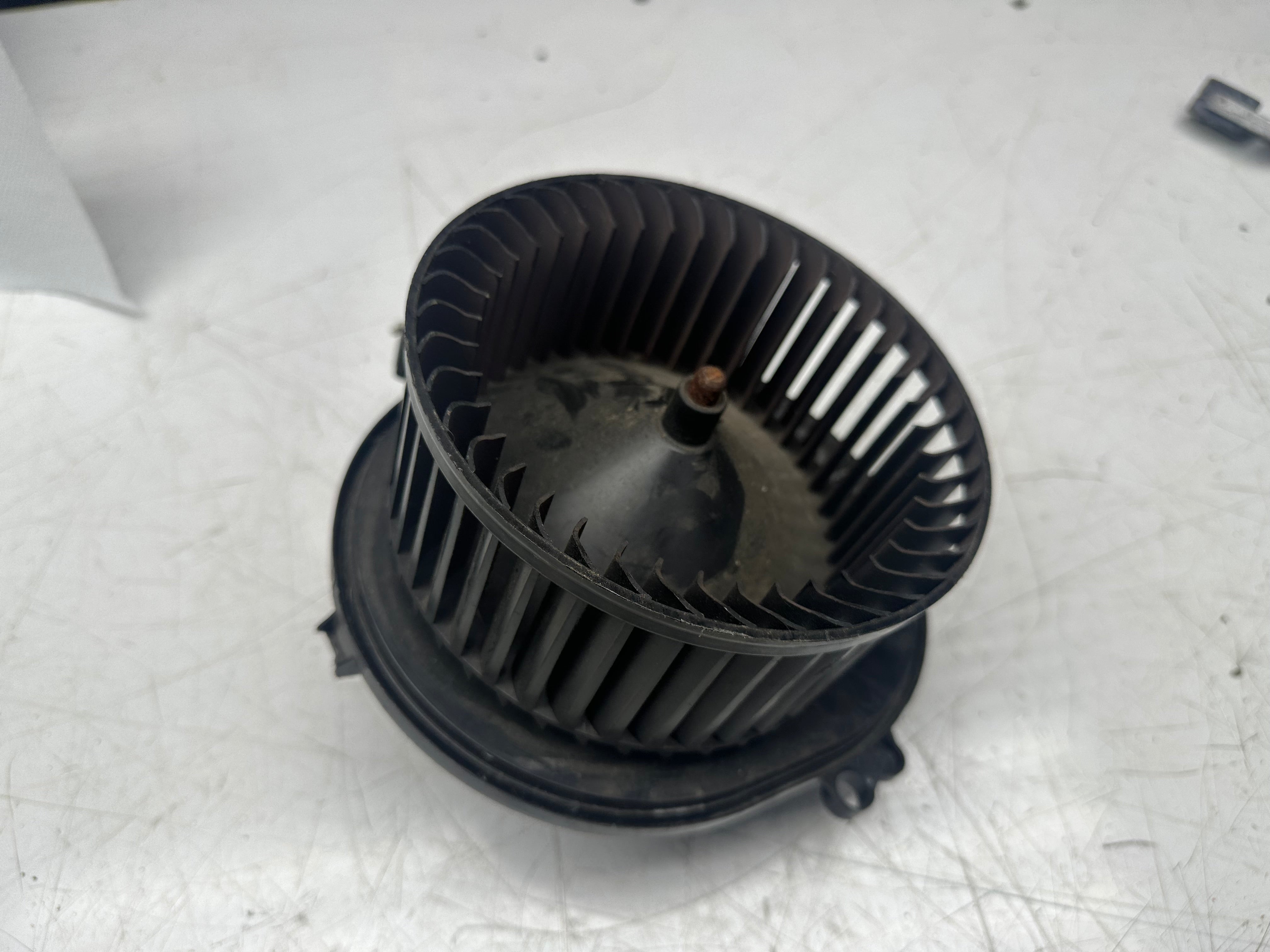 BMW 1, 2, 3, 4 Series F Series 2015–2018 Heater Blower Motor (T967354)