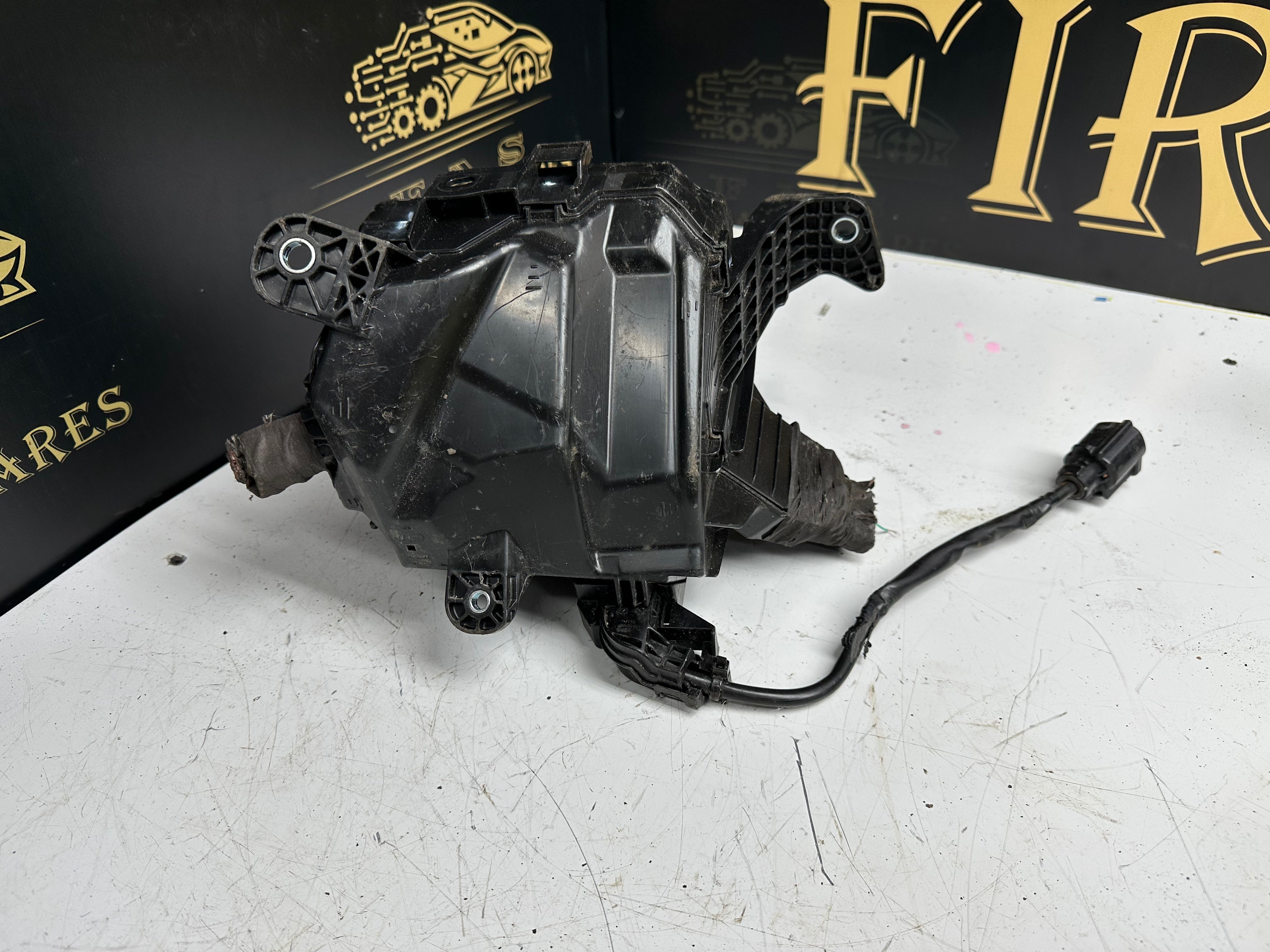 Toyota Yaris Cross 1st Generation (2020-2023) Fuse Box (82644-K005) (3810003-110)