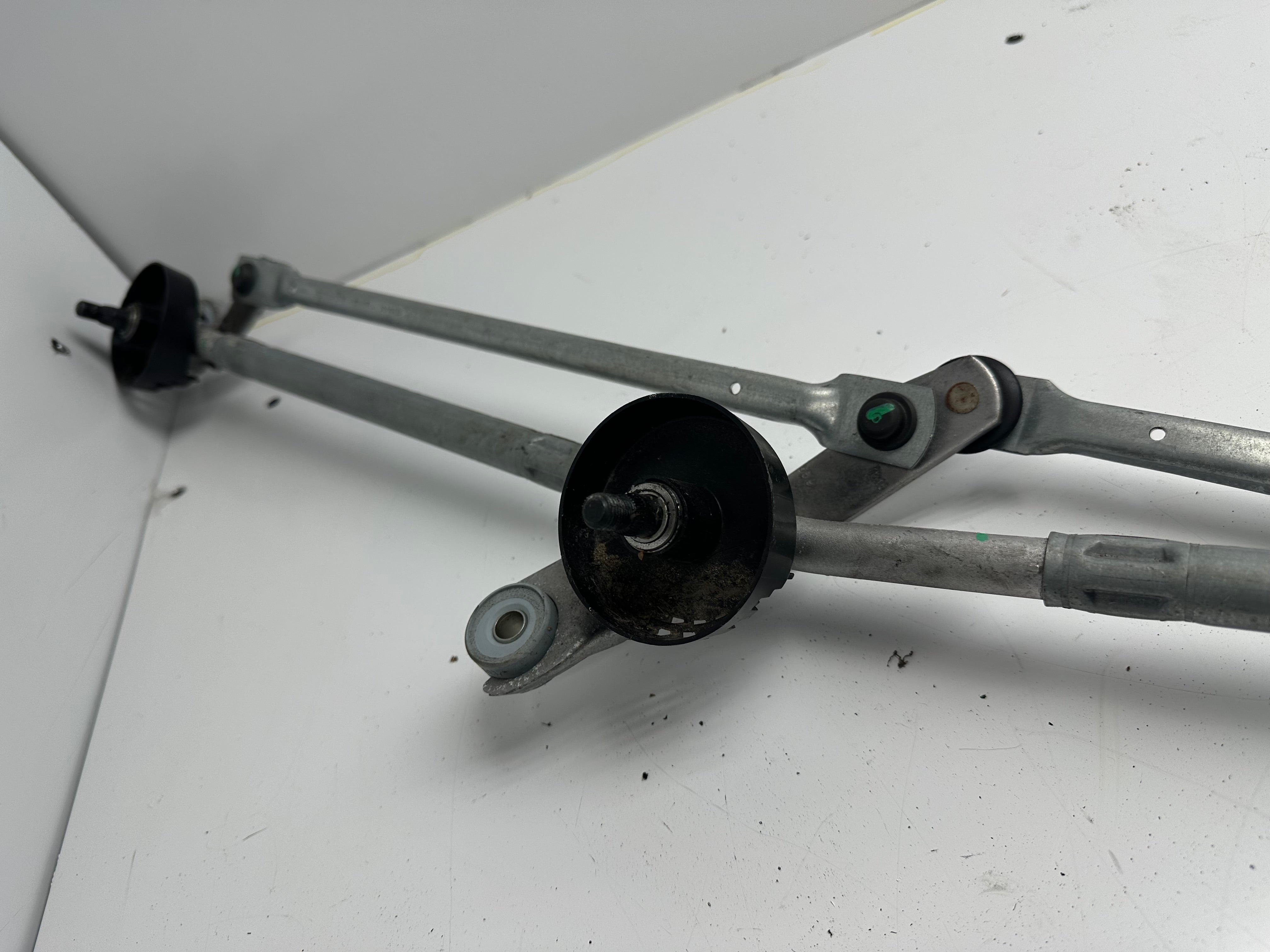 Nissan Juke F16 Front Wiper Motor & Linkage (288006PA0A W147043)