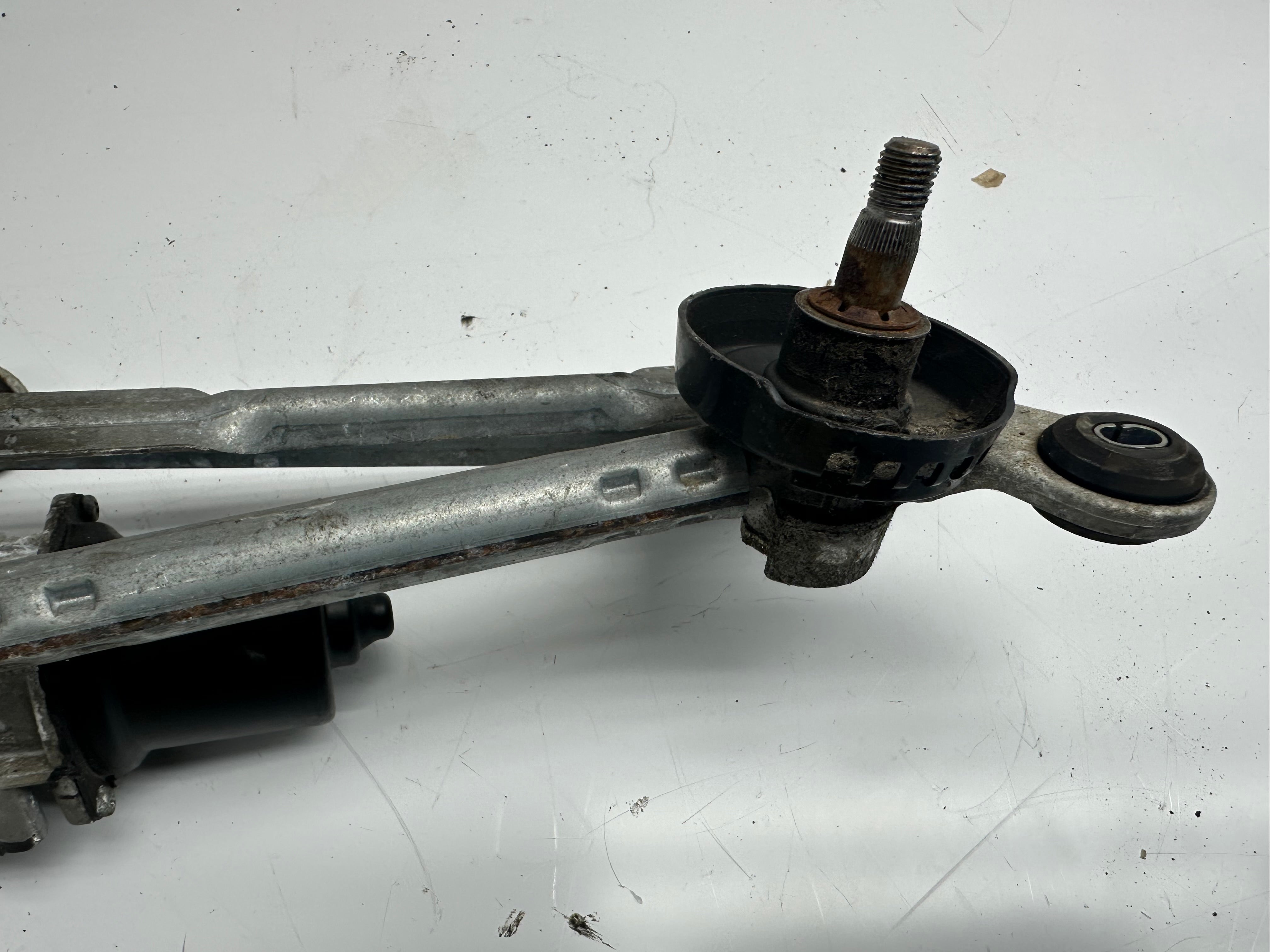 Nissan Note 2016 Front Wiper Motor & Linkage