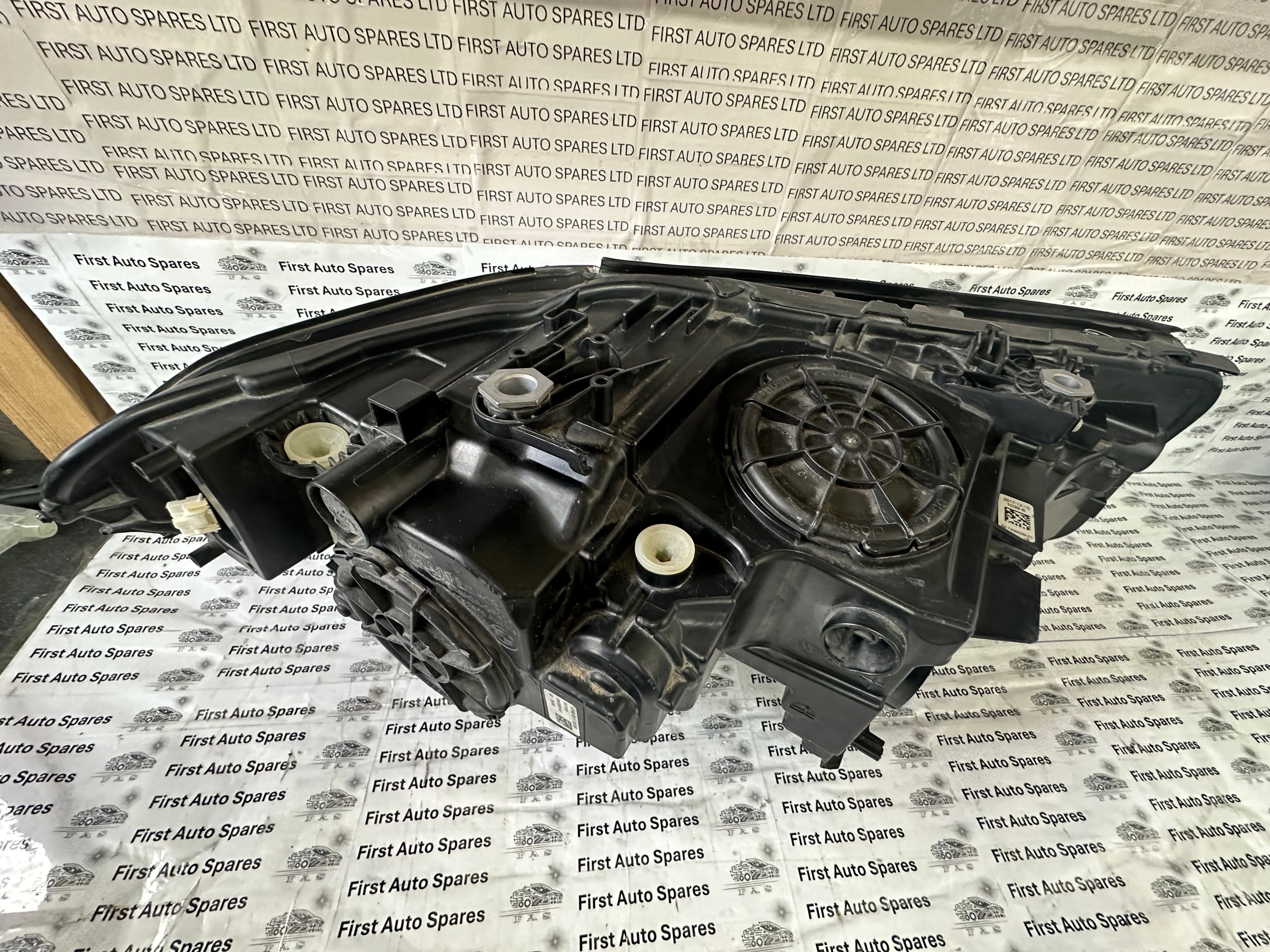 BMW 5 Series G30 G31 Adaptive LED Headlight Left (7439209-01)