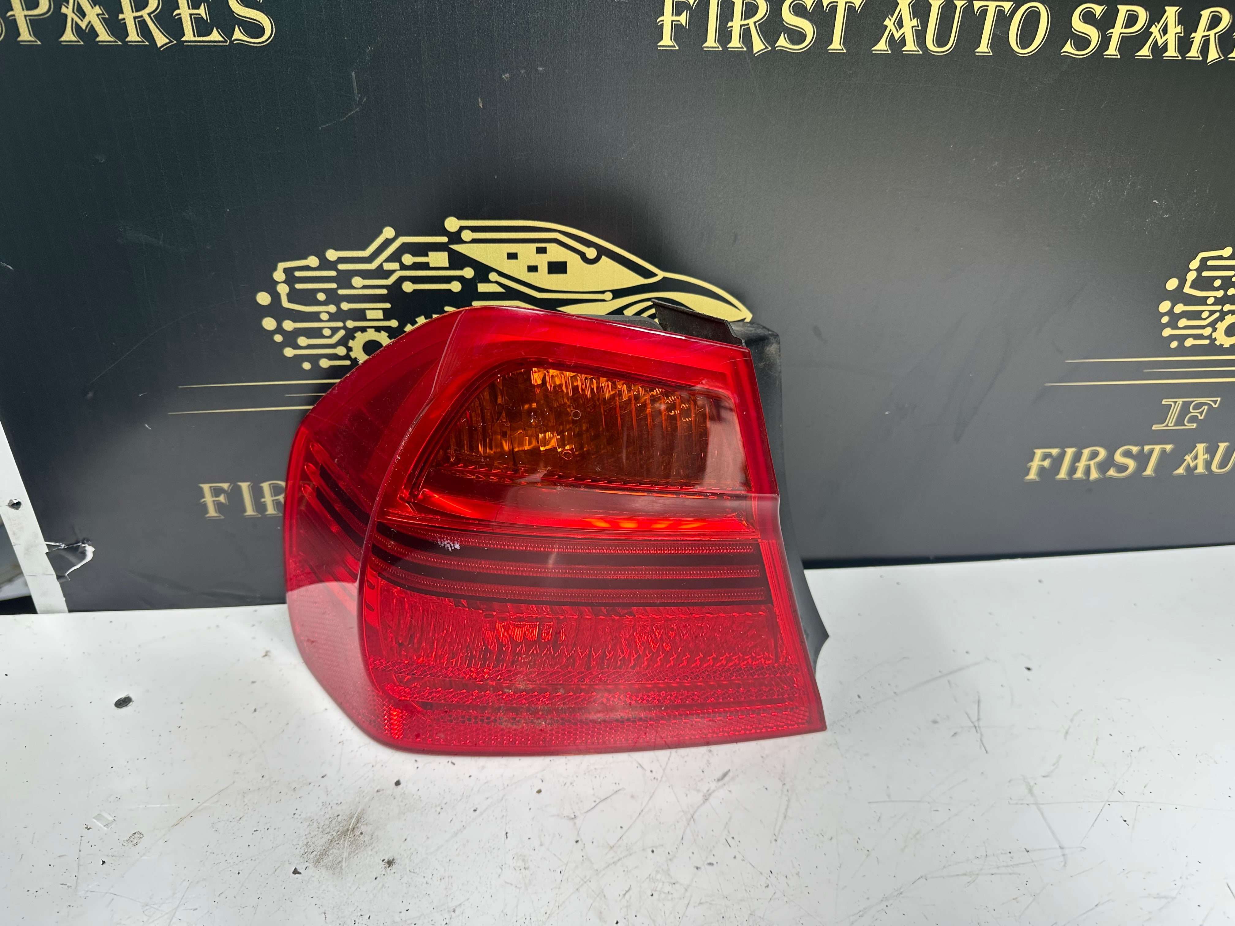 BMW 3 Series E90 E91 E93 2008 Left Rear Tail Light (276301 L)