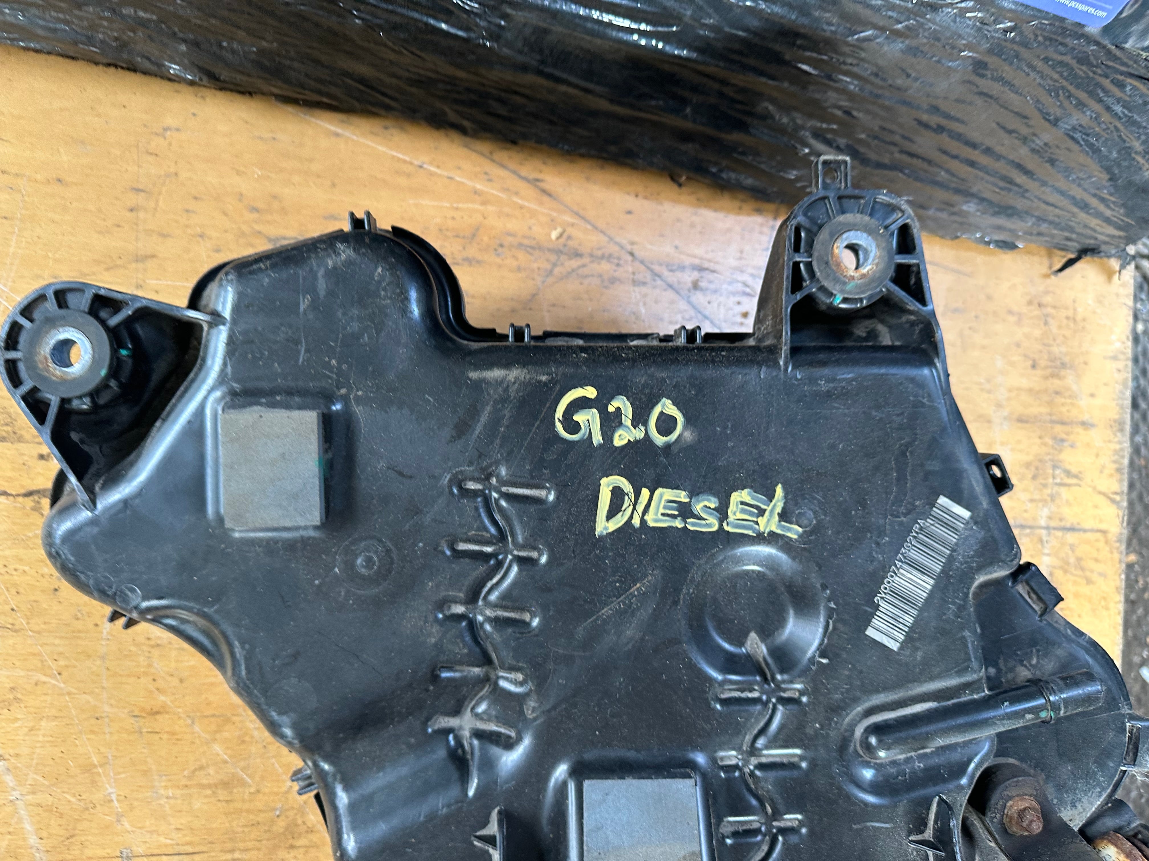 BMW 3 Series G20 Diesel AdBlue Fuel Tank (16197454339) (195660-10) (7454338-08)