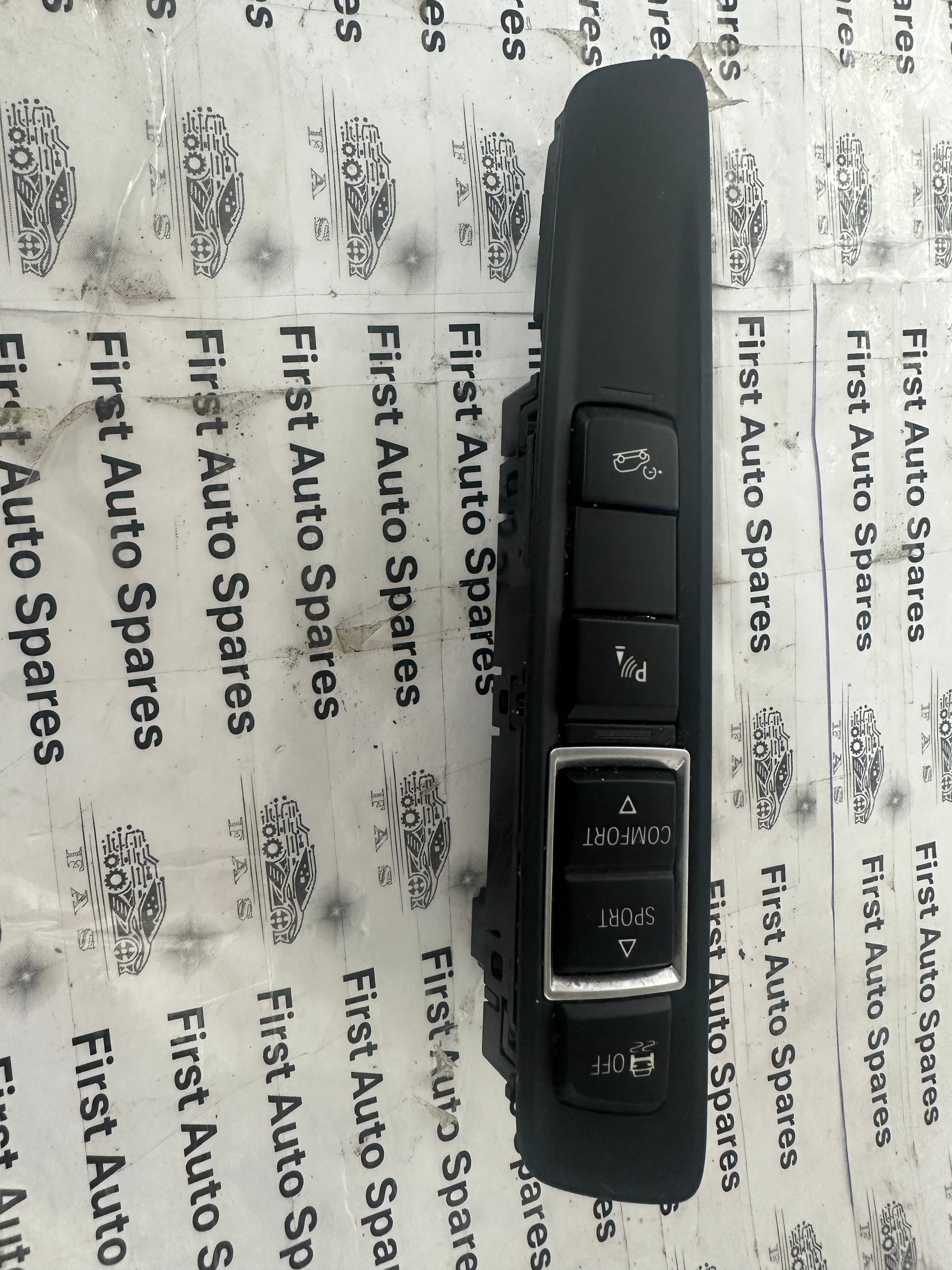 BMW X5 X6 F15 F16 Parking Brake Mode Switch (9262725-04)