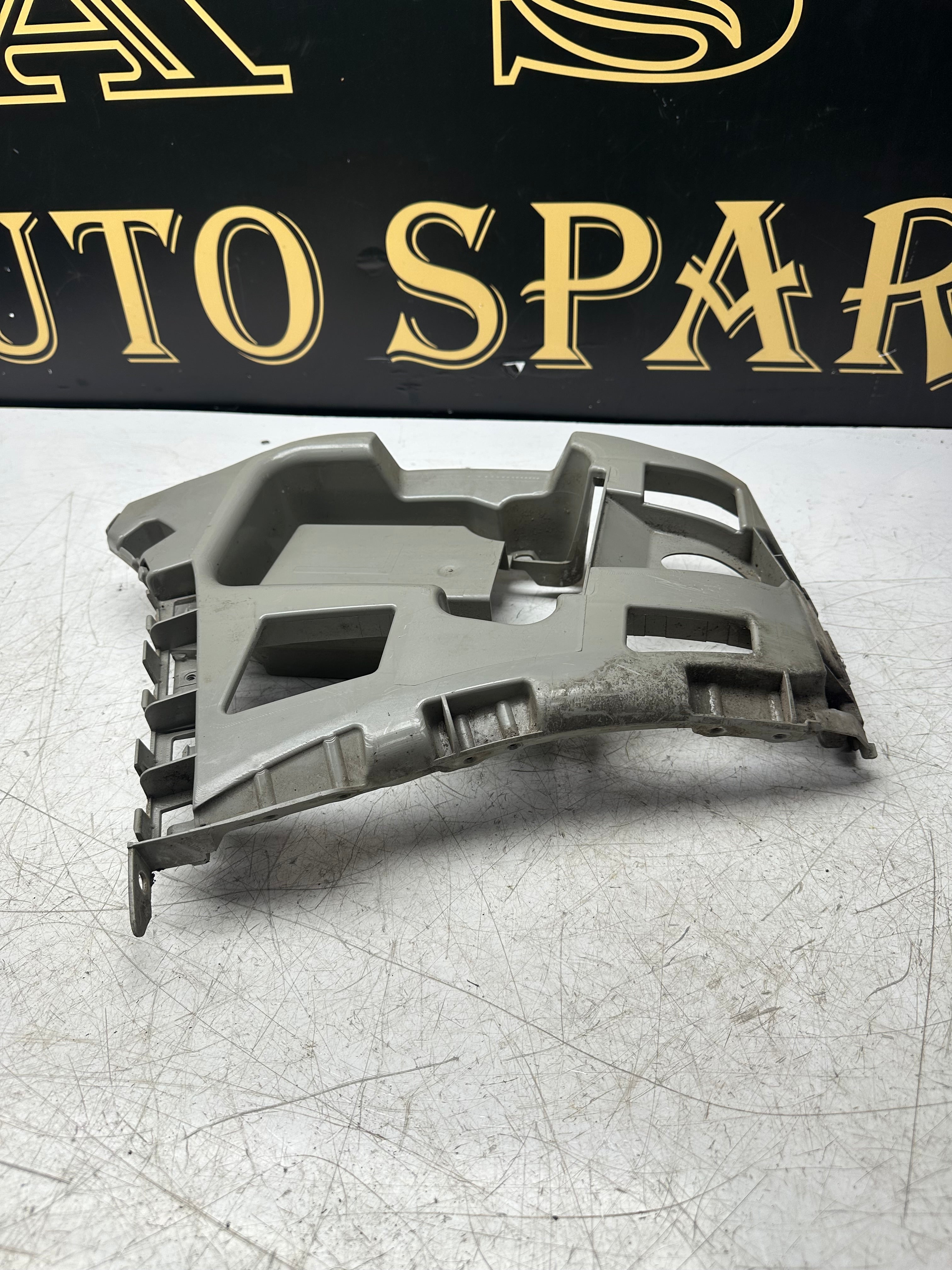 BMW 1 Series F20/F21 Rear Left Bumper Bracket (M Sport Models) (2015–2019)(8063451)