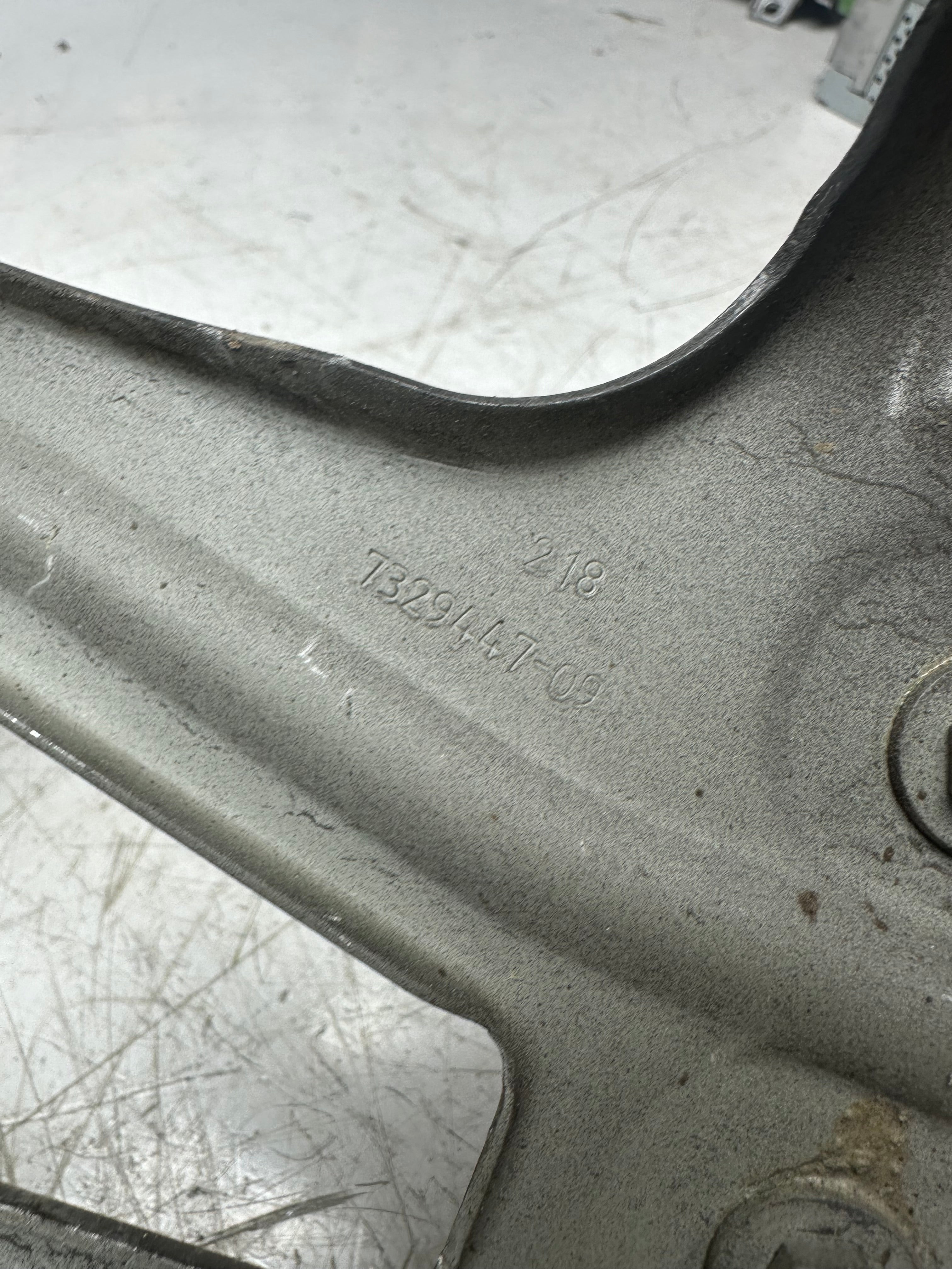 BMW X1 F48 Wing Panel Bracket Set – Right Passenger Side (7329447)