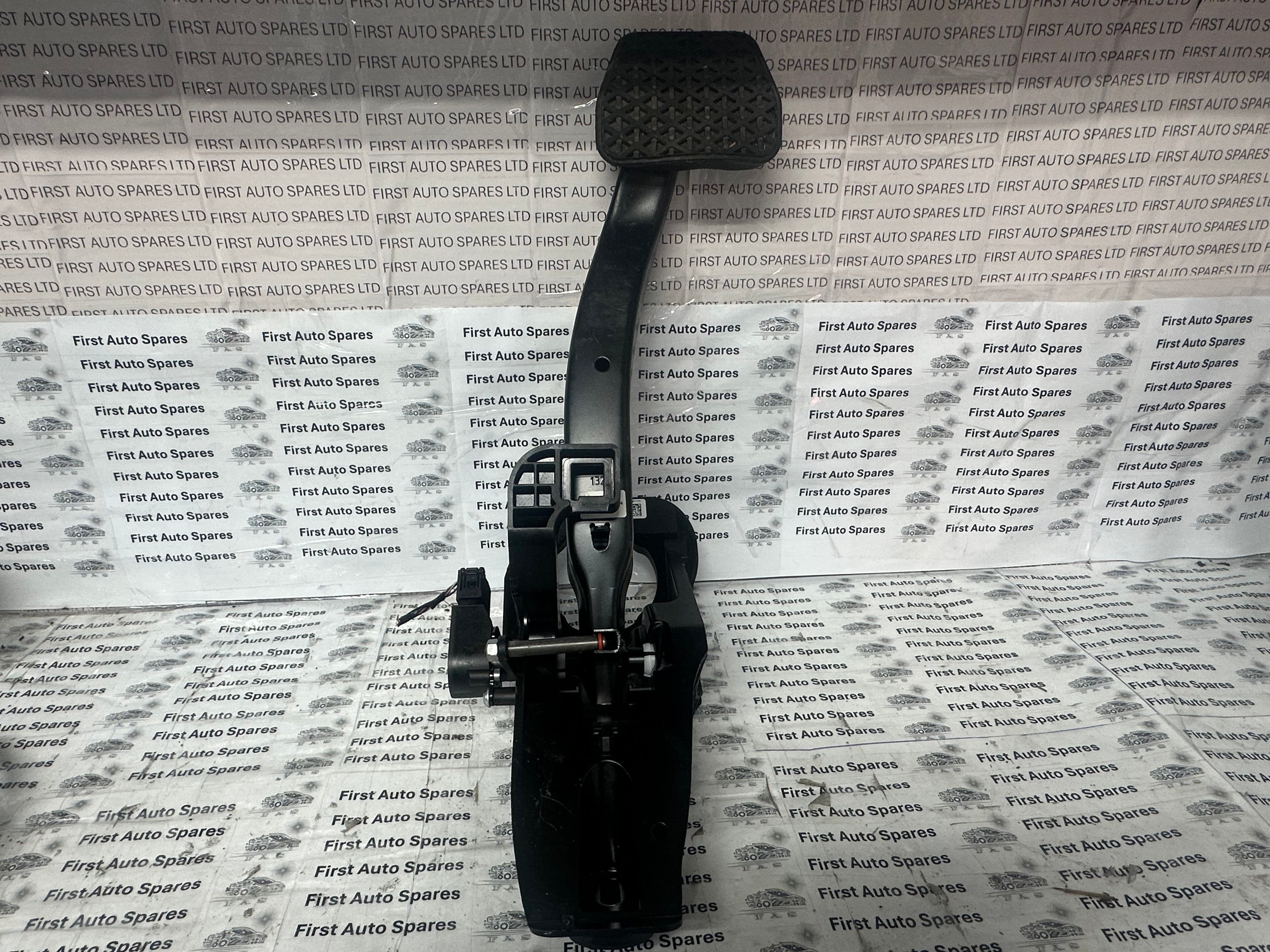 BMW 3 Series G20 G21 G28 2021 Brake Pedal (687311905) (762.135.152.234) (0006274208)