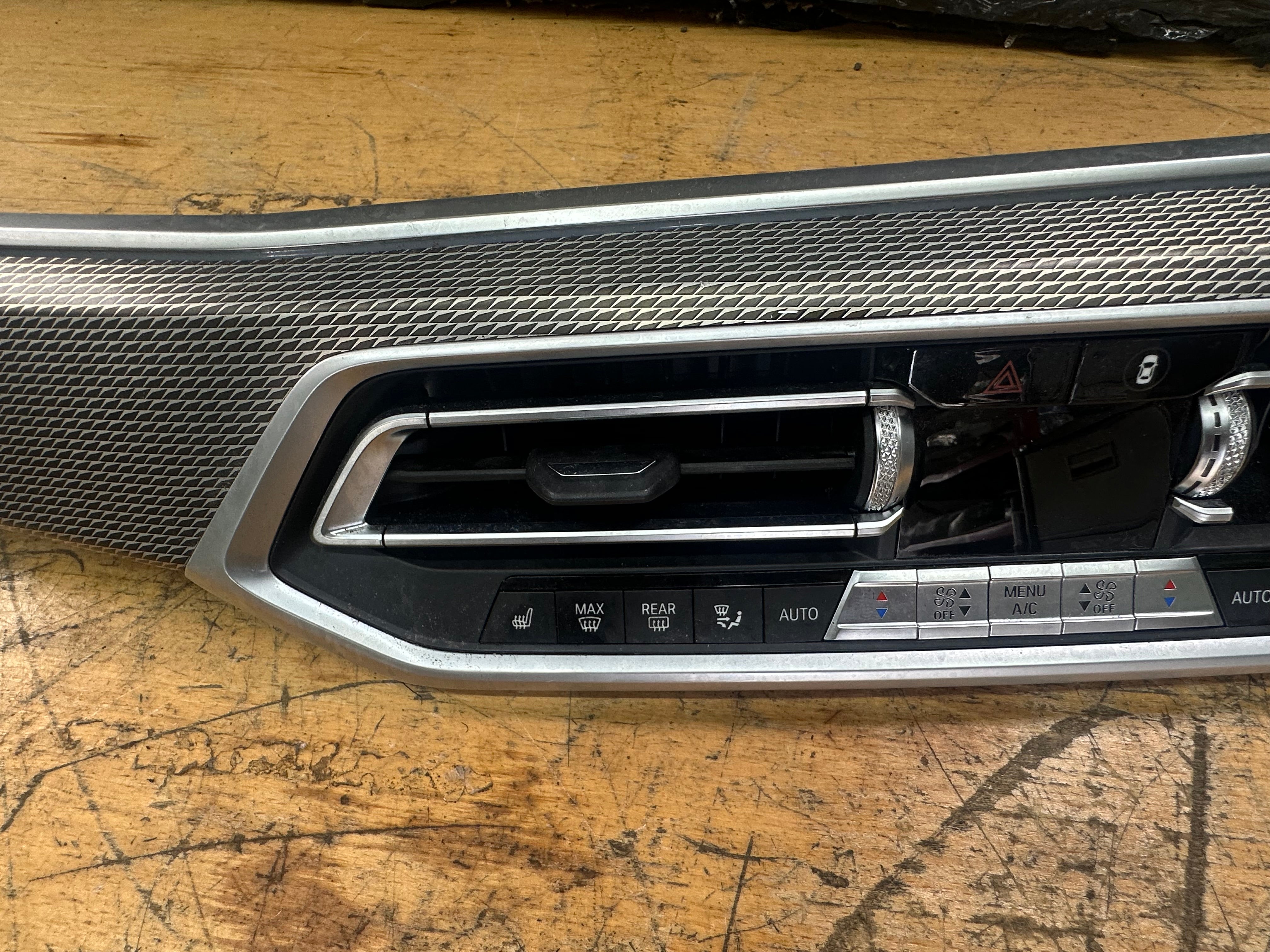 BMW X5 G05 Dashboard Centre Trim & Air Vents (8073203) (9458527)