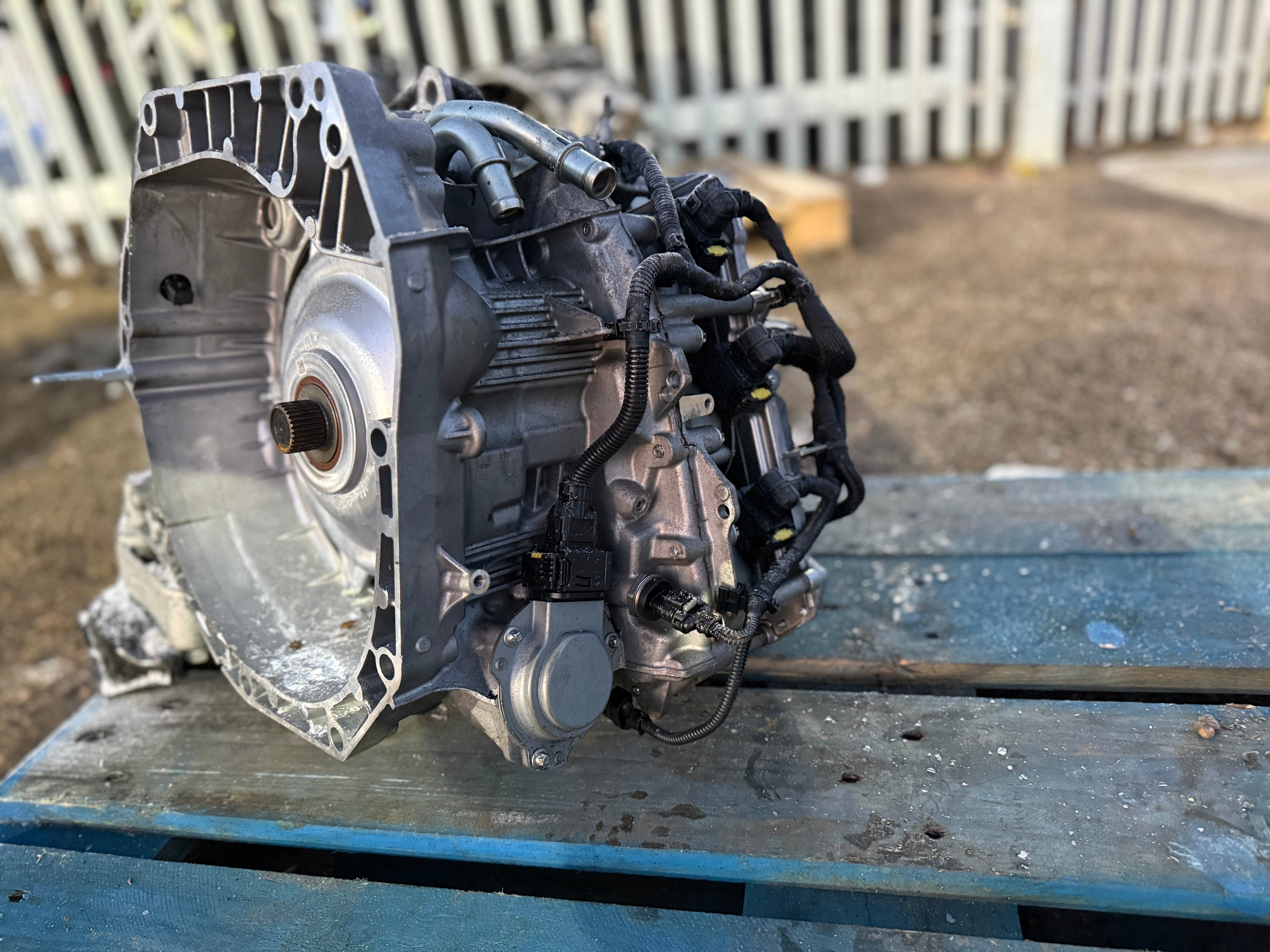 Nissan Juke F16 Petrol Automatic Gearbox (320105590R)