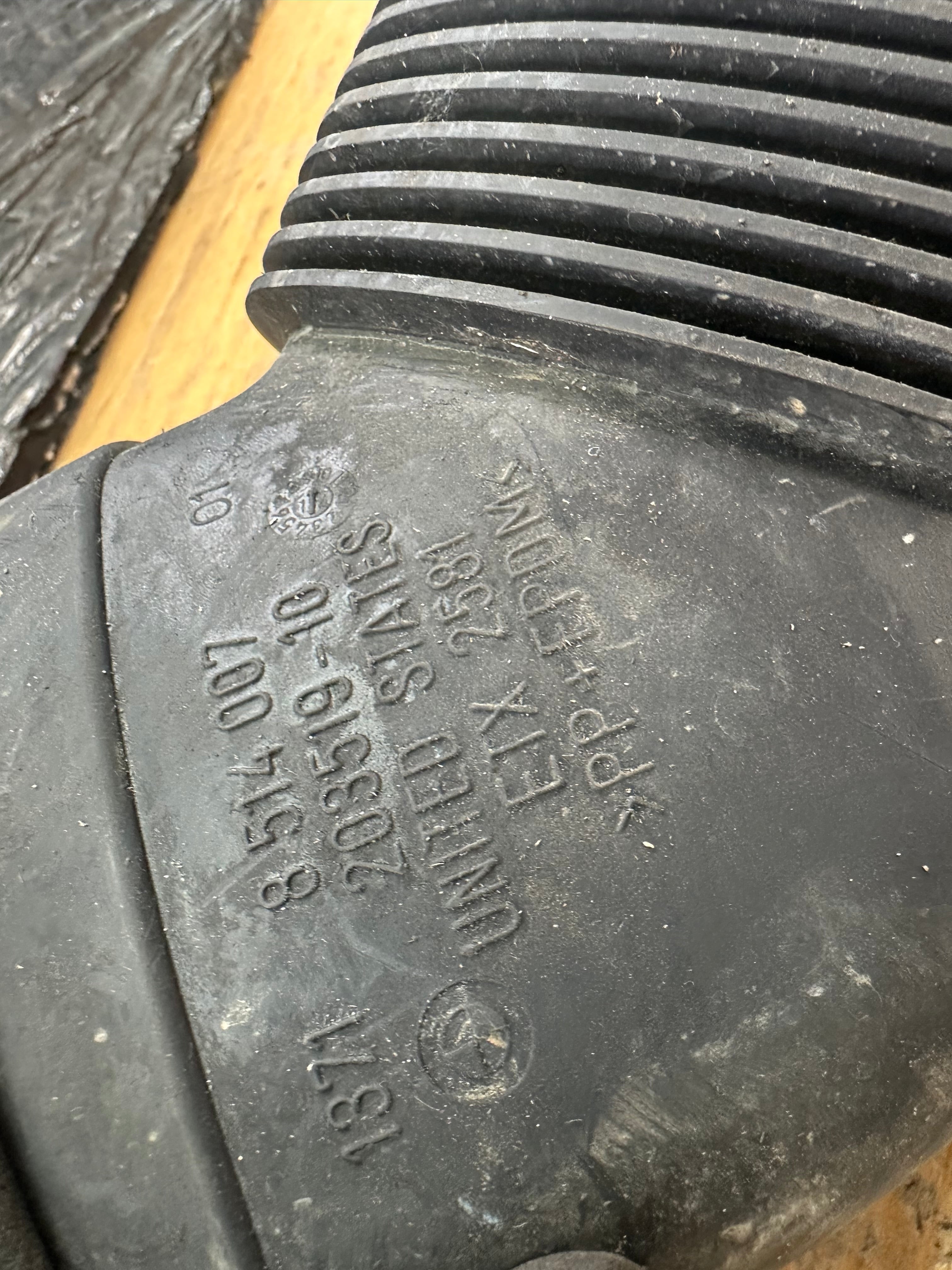 BMW X5 F15 / X6 F16 Engine Cooling Air Duct Inlet Pipe Airflow (8514007) (203519-10)