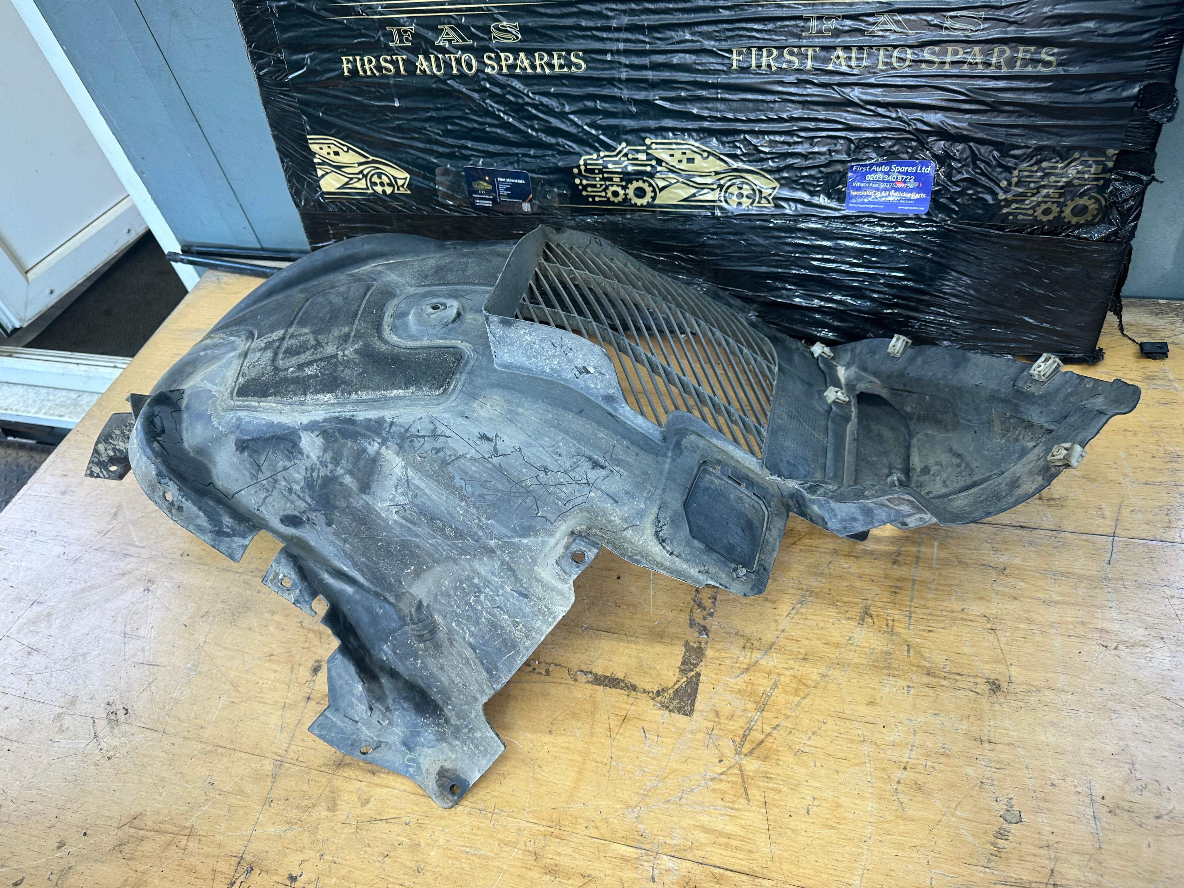 BMW X5 Driver Right Front Wheel Arch Liner Cover (51717325405) (108341-10)