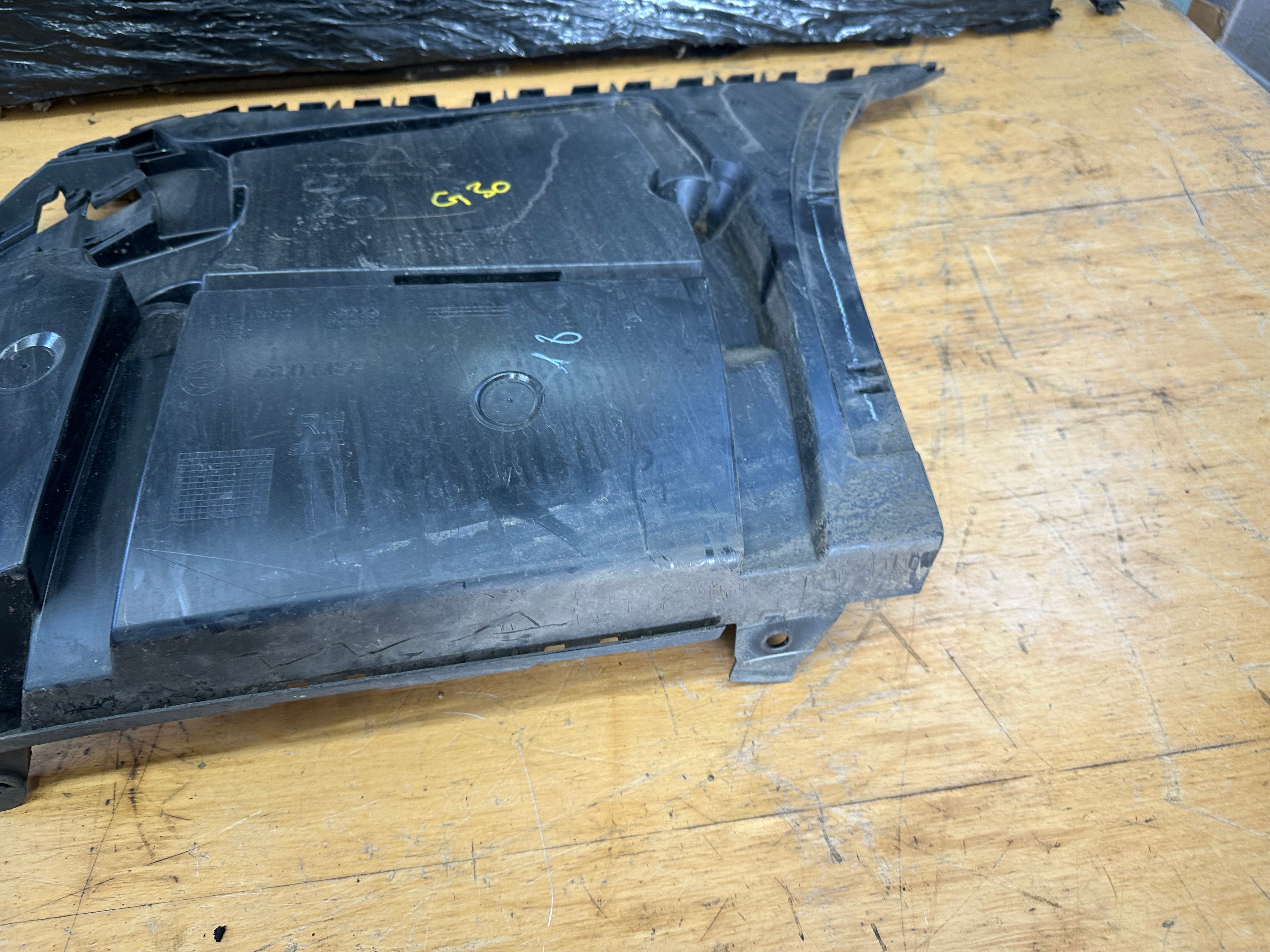 BMW 5 Series G30 G31 2019 Rear Right Bumper Bracket Mount Support / Slider (8066722)