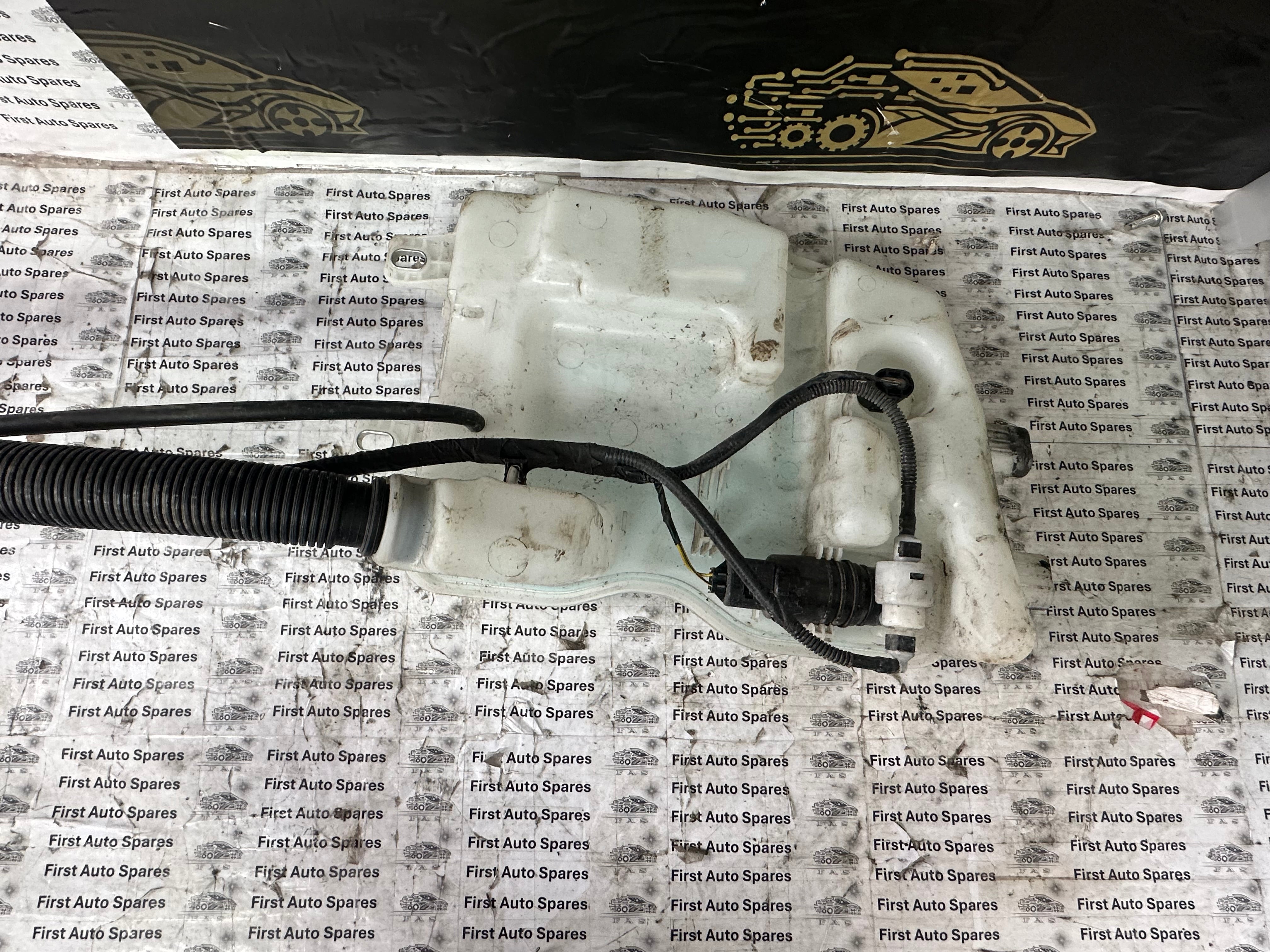 BMW X1 X2 Series F48 F39 Windscreen Washer Bottle Tank (7331418) (7331418-11)