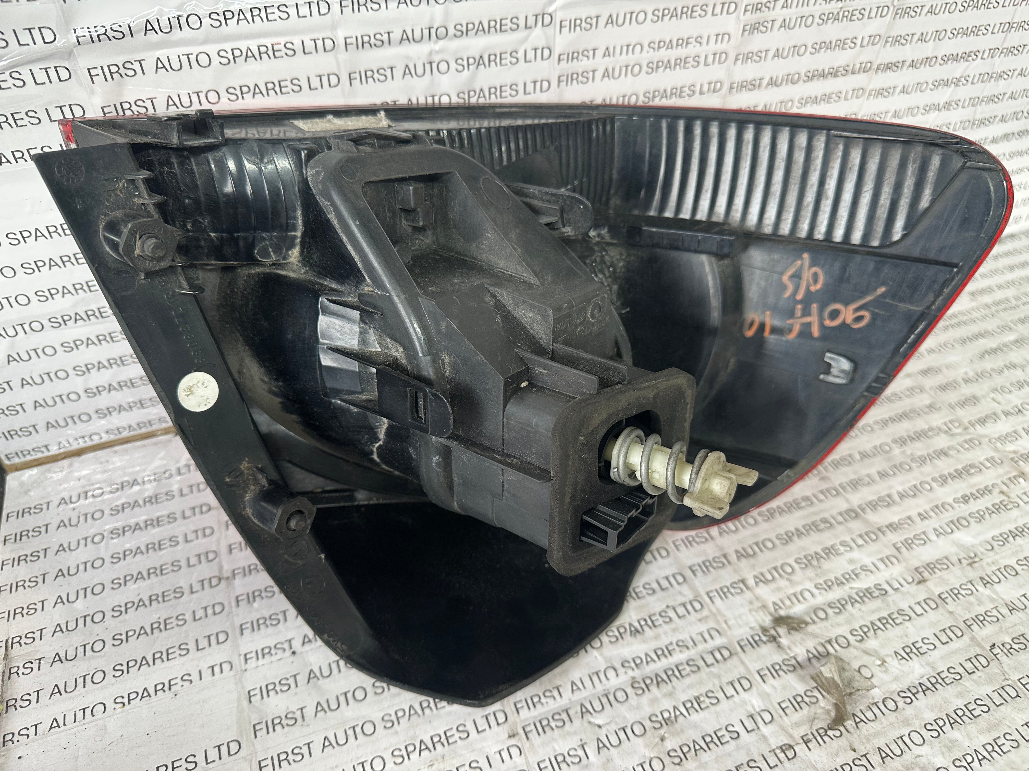 Volkswagen Golf Right Rear Light (89089721R)