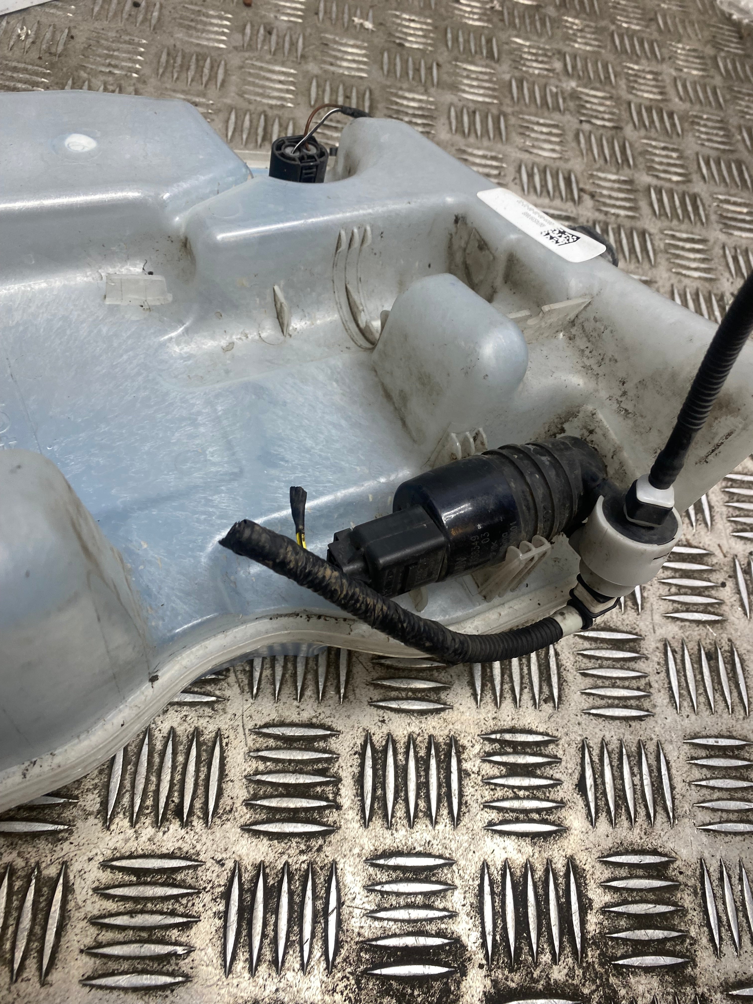 BMW 1 Series F40 Windscreen Washer Fluid Reservoir Bottle 2019–Present (745397008)