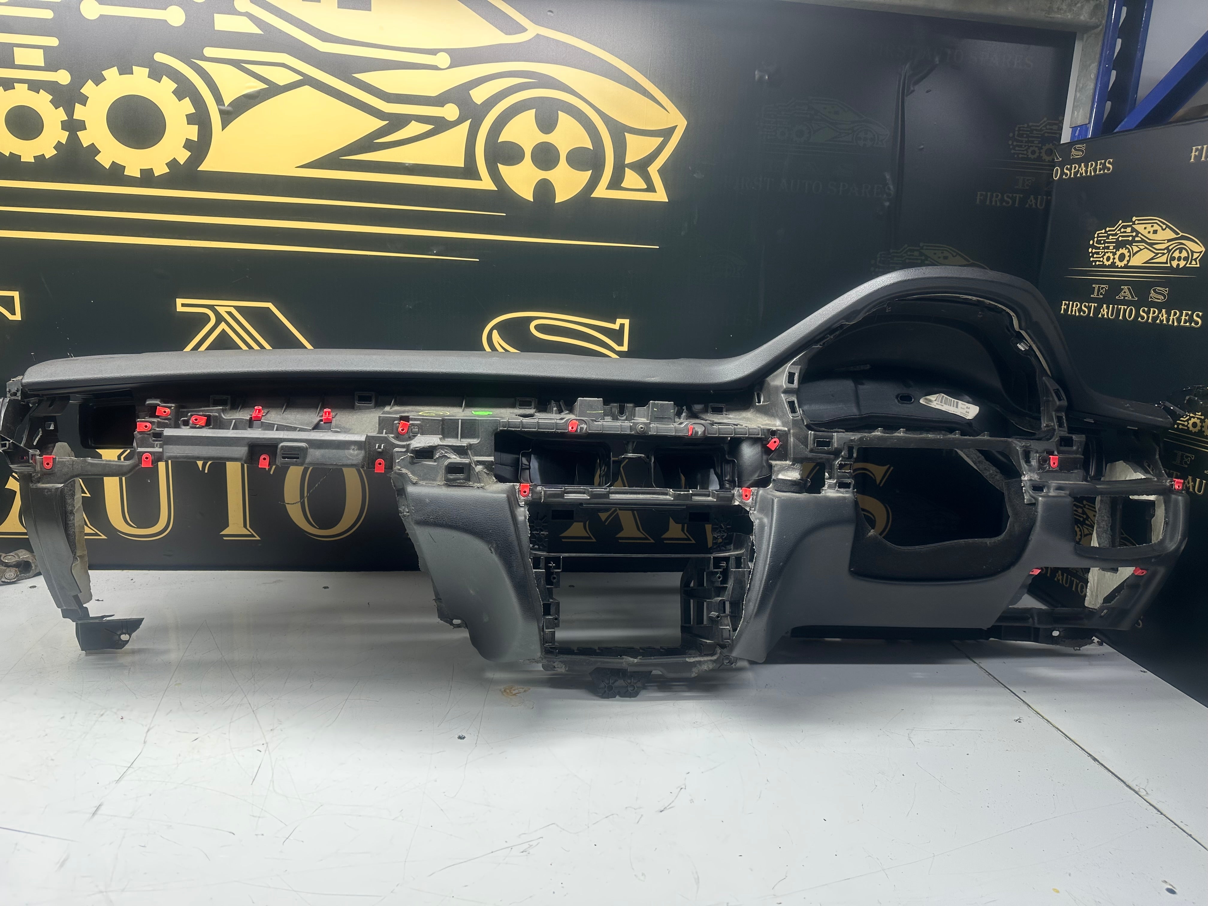 BMW X5 F15/F16 Complete Dashboard with Passenger Airbag (1028651-7) (4037468)