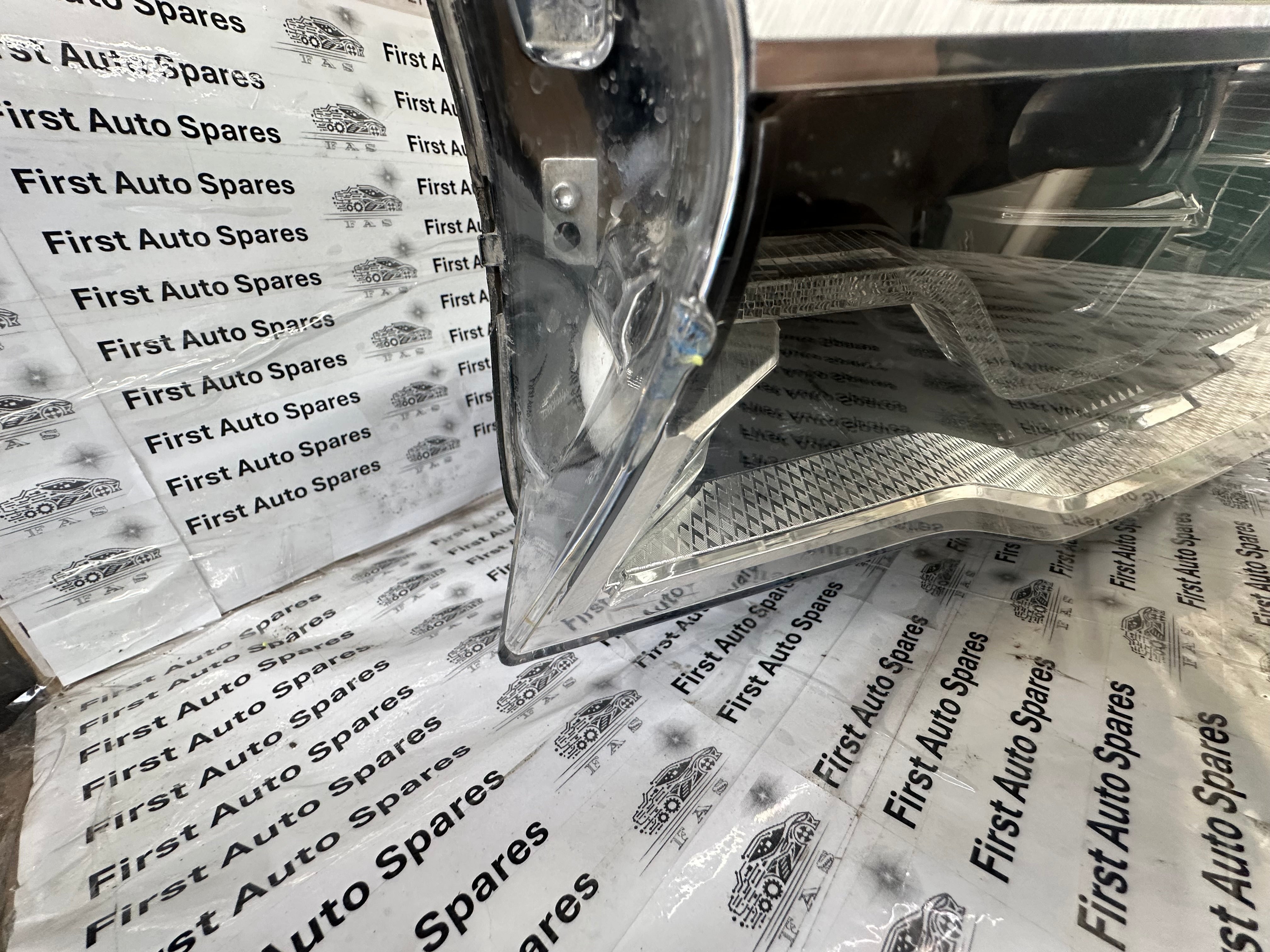 BMW 5 Series G30 G31 Adaptive LED Headlight Left (7439209-01)