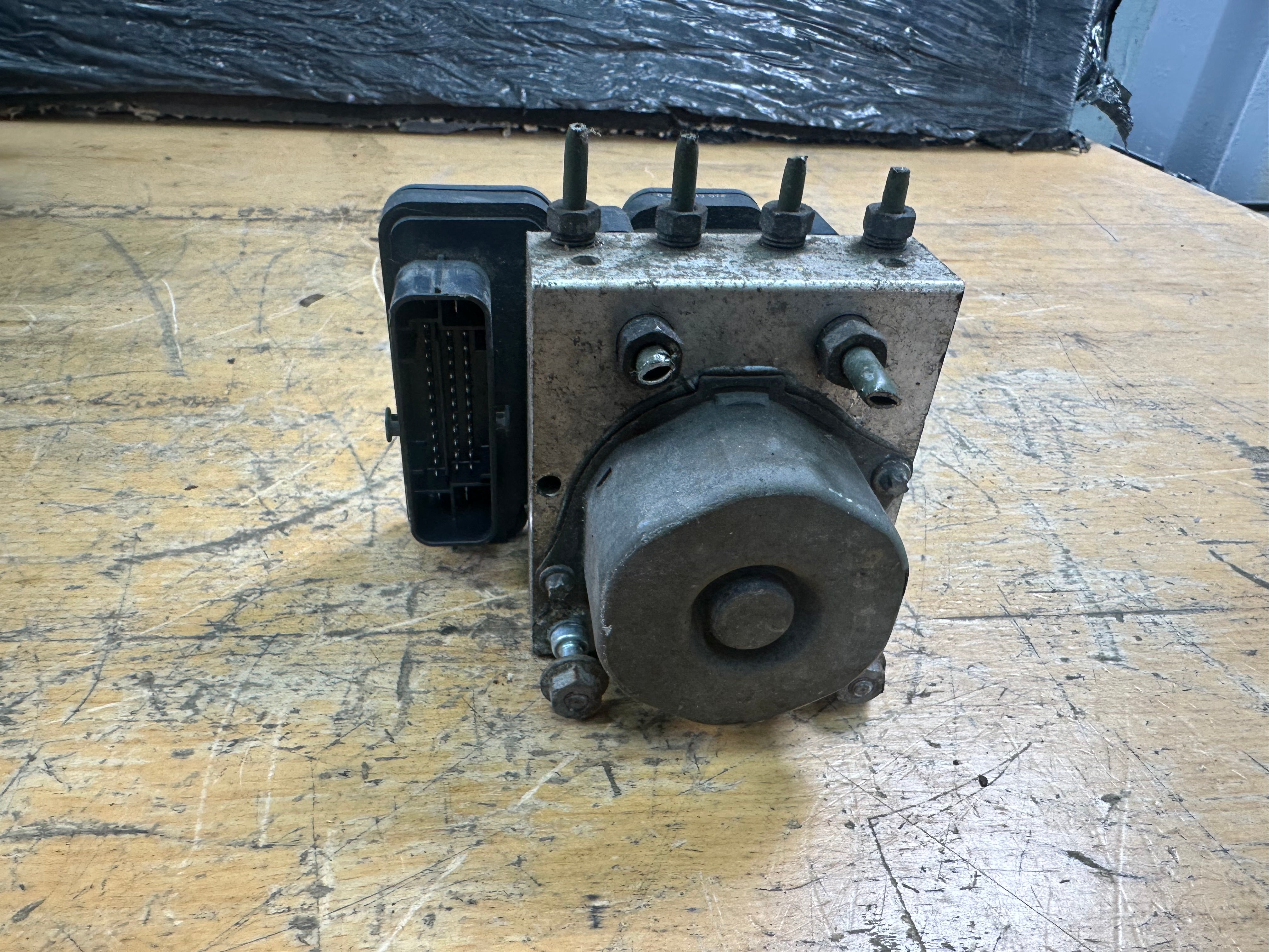 Toyota Auris 2012-2019 ABS Pump Modulator 1.3 Petrol (0265956014) (2265106455)