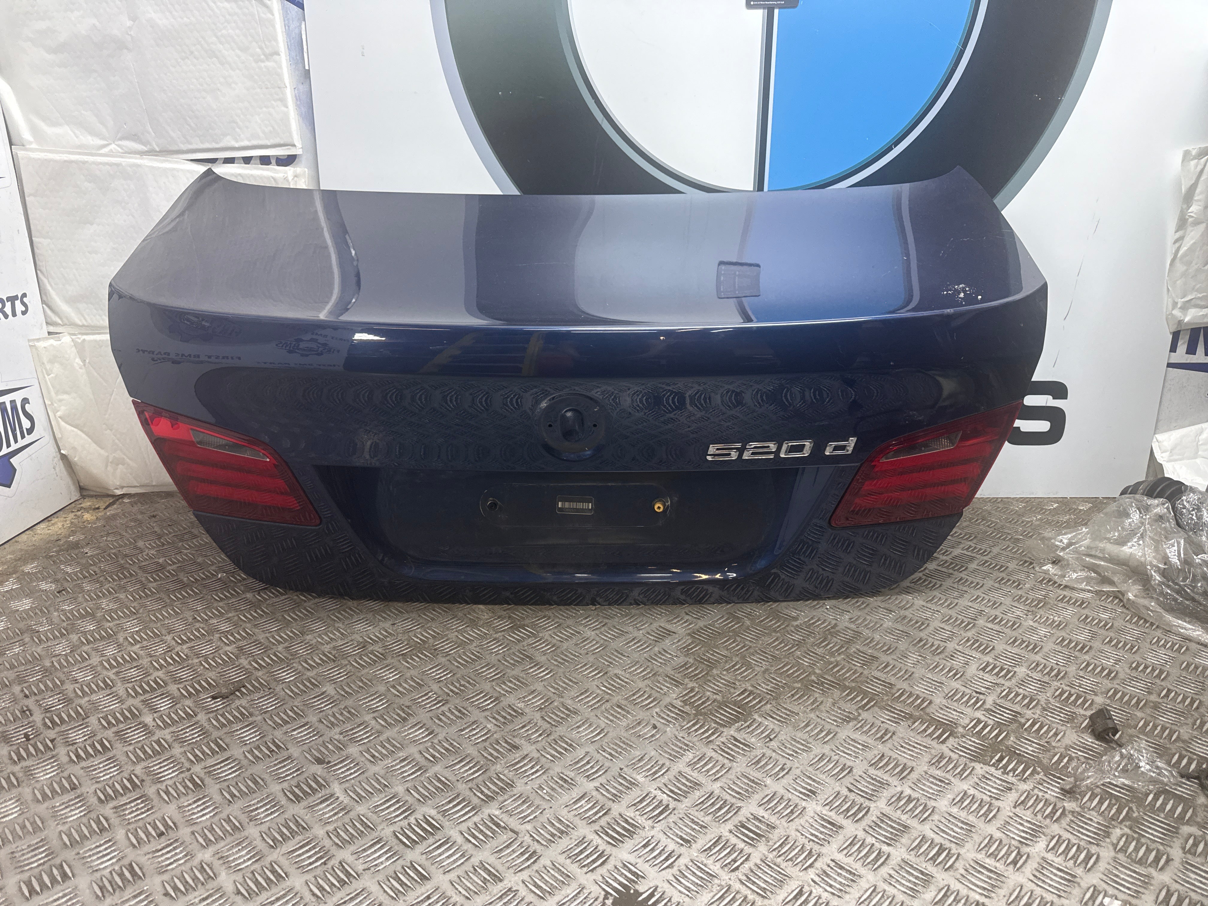 BMW 5 Series F10 / F11 Bootlid / Tailgate with Lights – 2010–2017