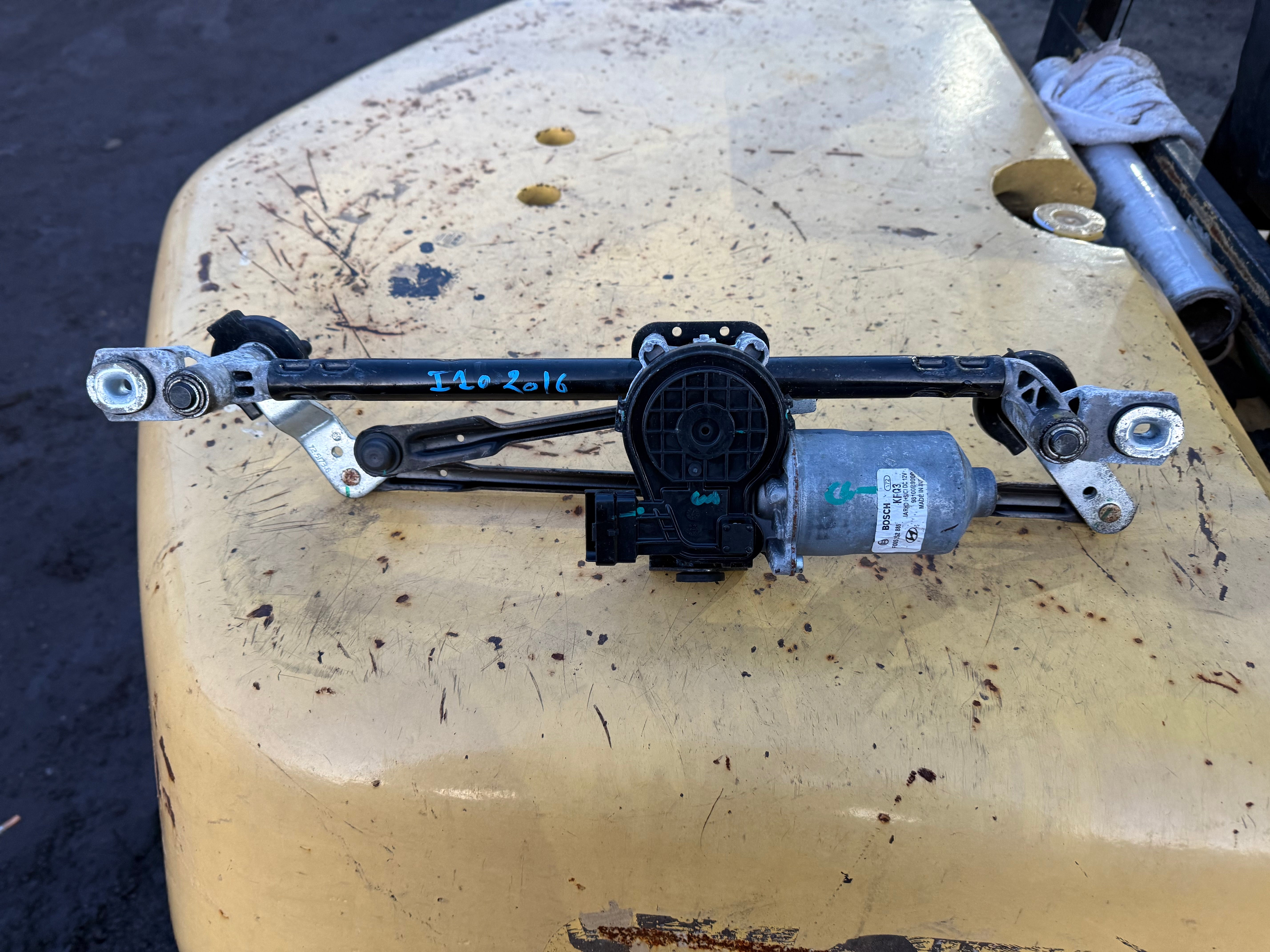 Hyundai i10 2016 Wiper Motor & Linkage (98100B9900)