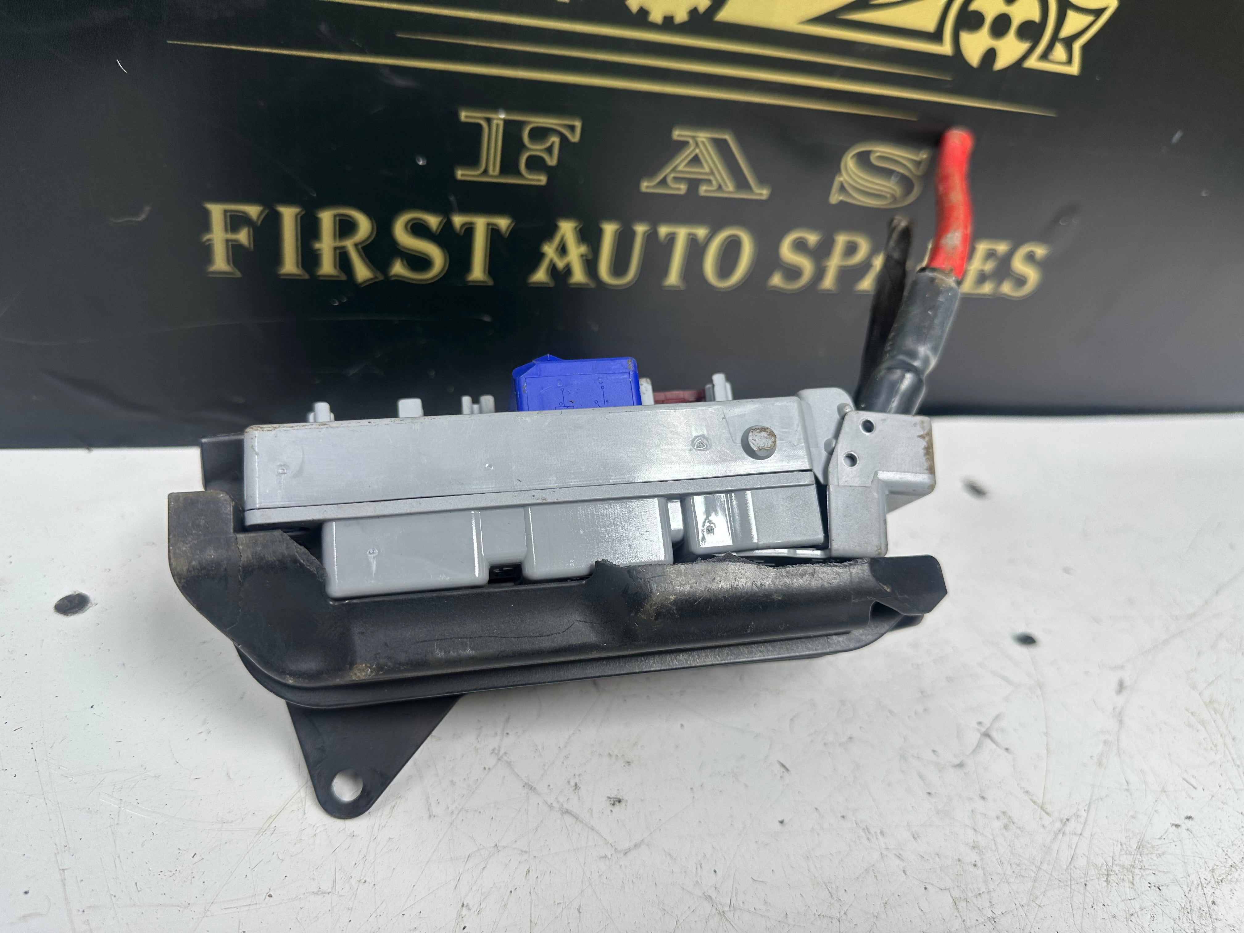 BMW 5, 6 & 7 Series 2017-2023 Front Power Distribution Fuse Box (9350314-01) (6114 V7)