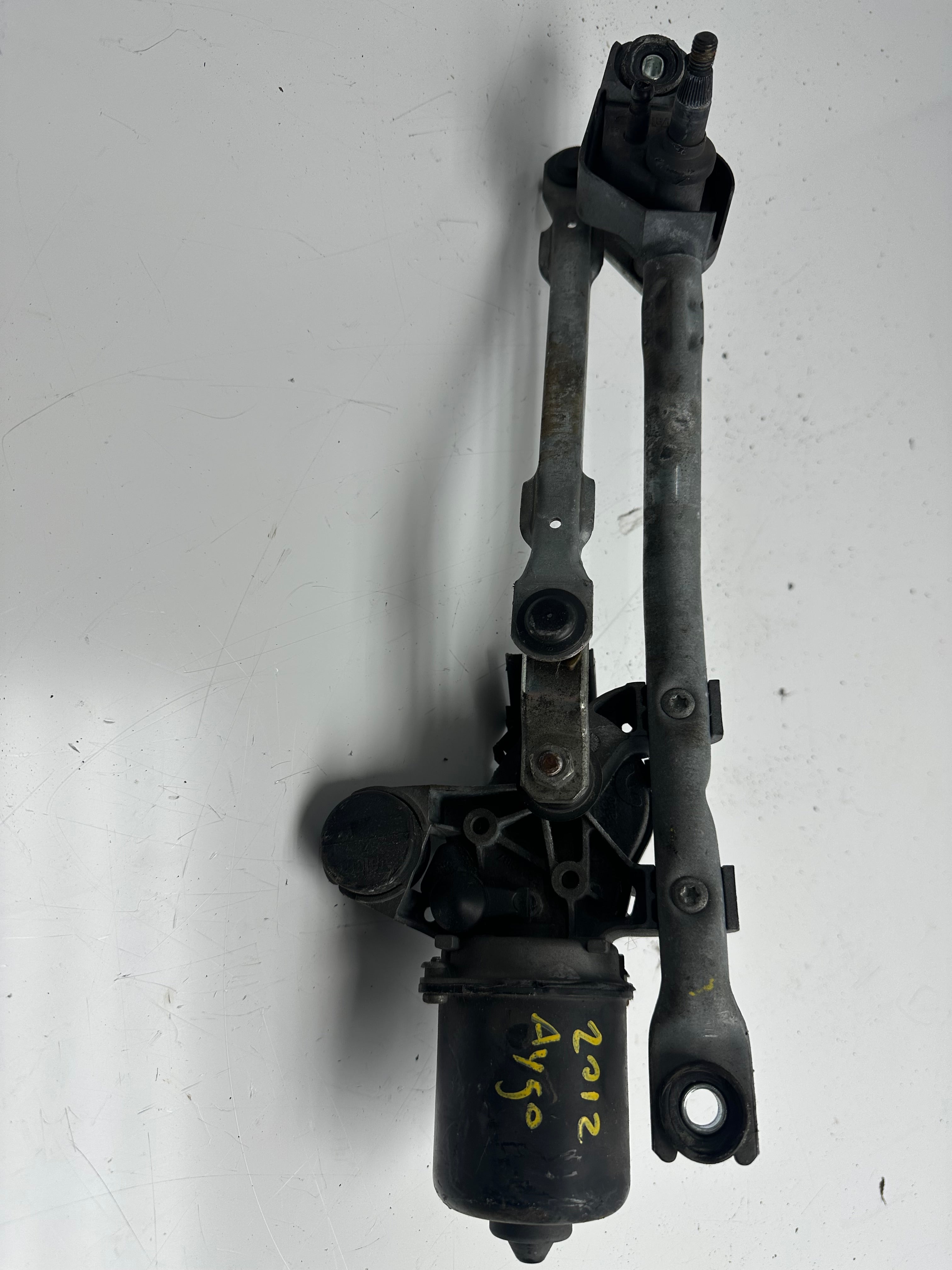 Toyota Aygo 2012 Front Wiper Motor & Linkage (53630187) (PA-66GF15)