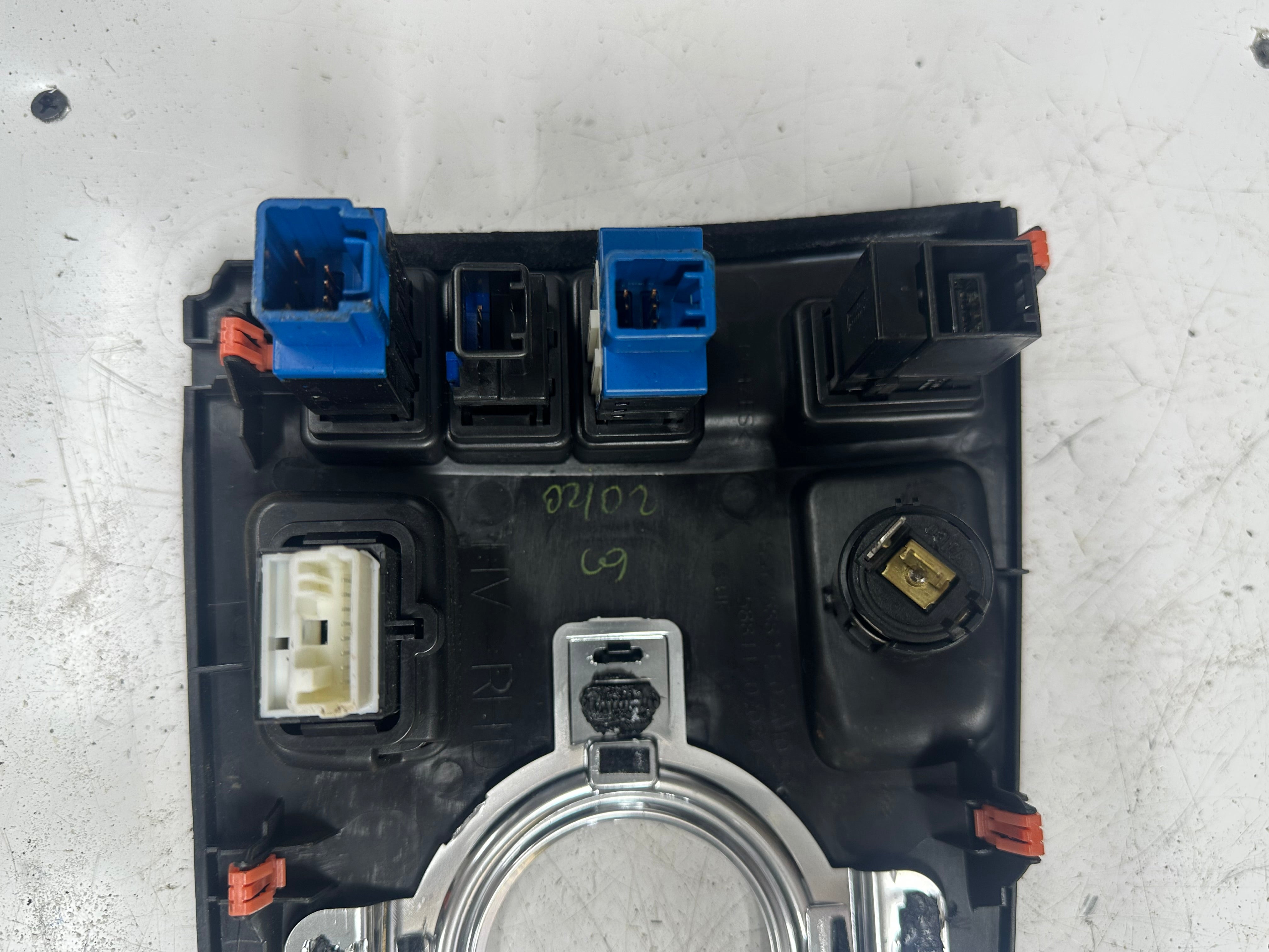 Toyota Auris 2015 1.8 Hybrid Excel Dash Plug Socket Trim (58821-02A10-B) (58844-02020-B)