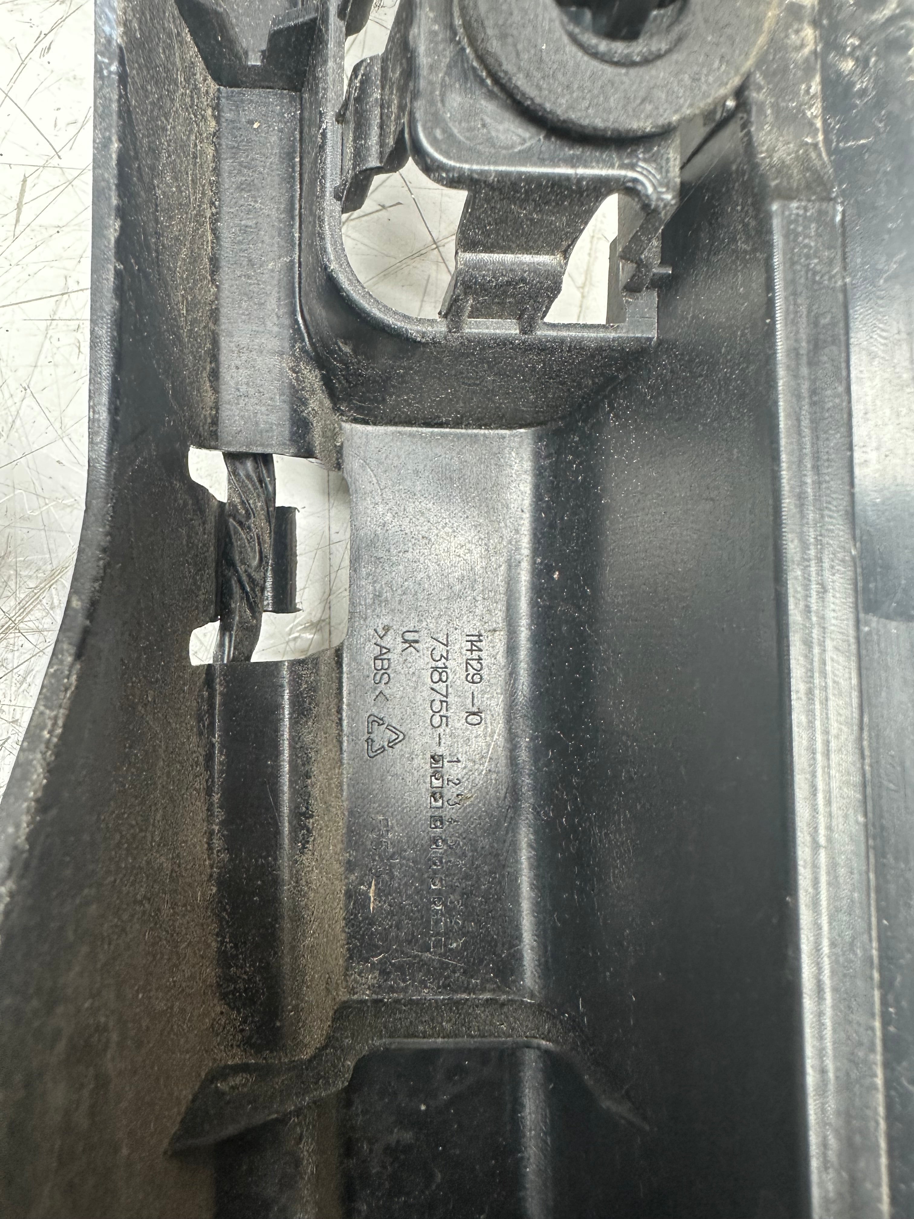 Mini One / Cooper F56 F55 Rear Bumper Mounting Bracket (7318756)
