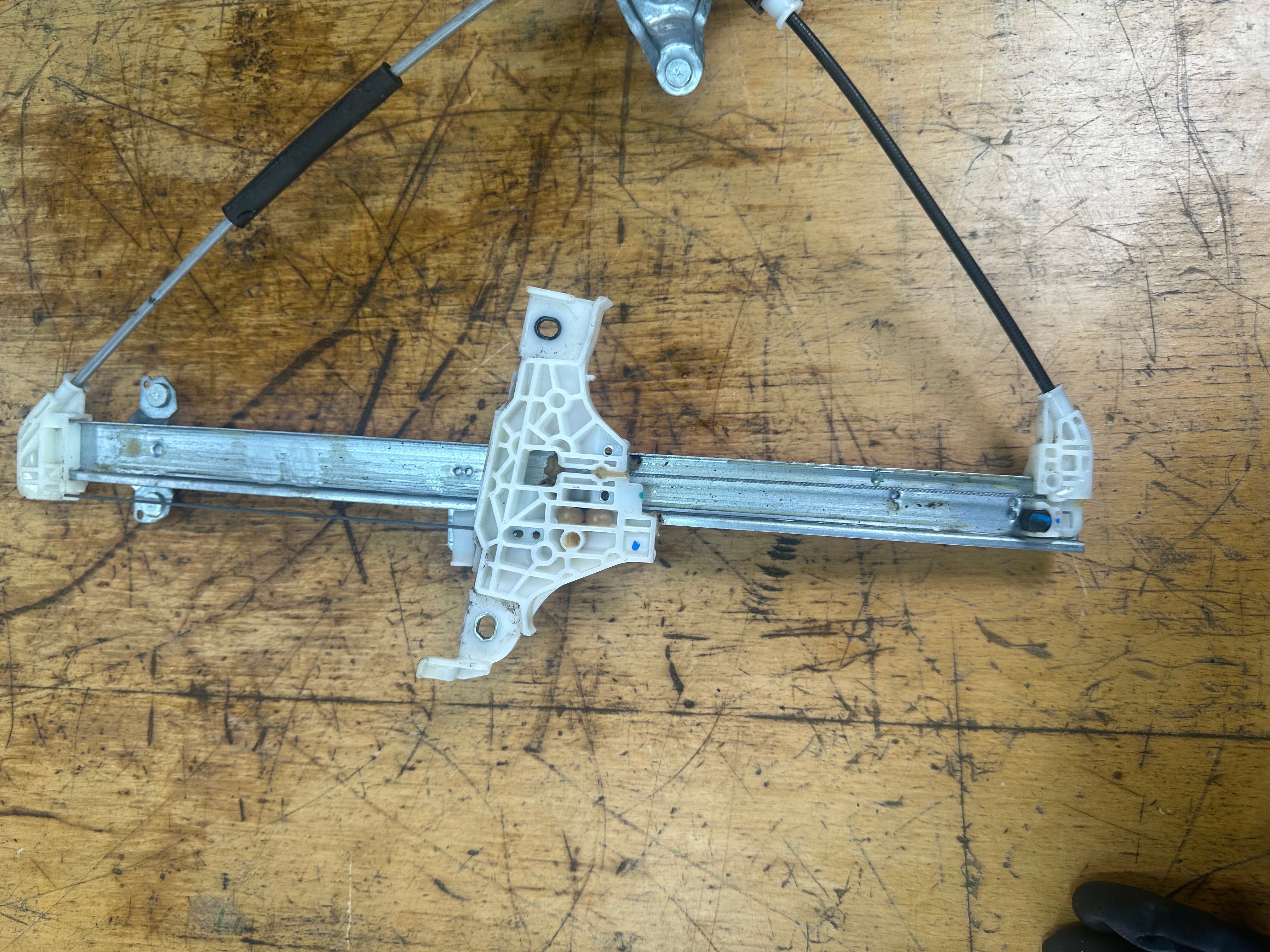 Toyota Yaris 2021 Right Driver’s Front O/S/R Manual Window Regulator