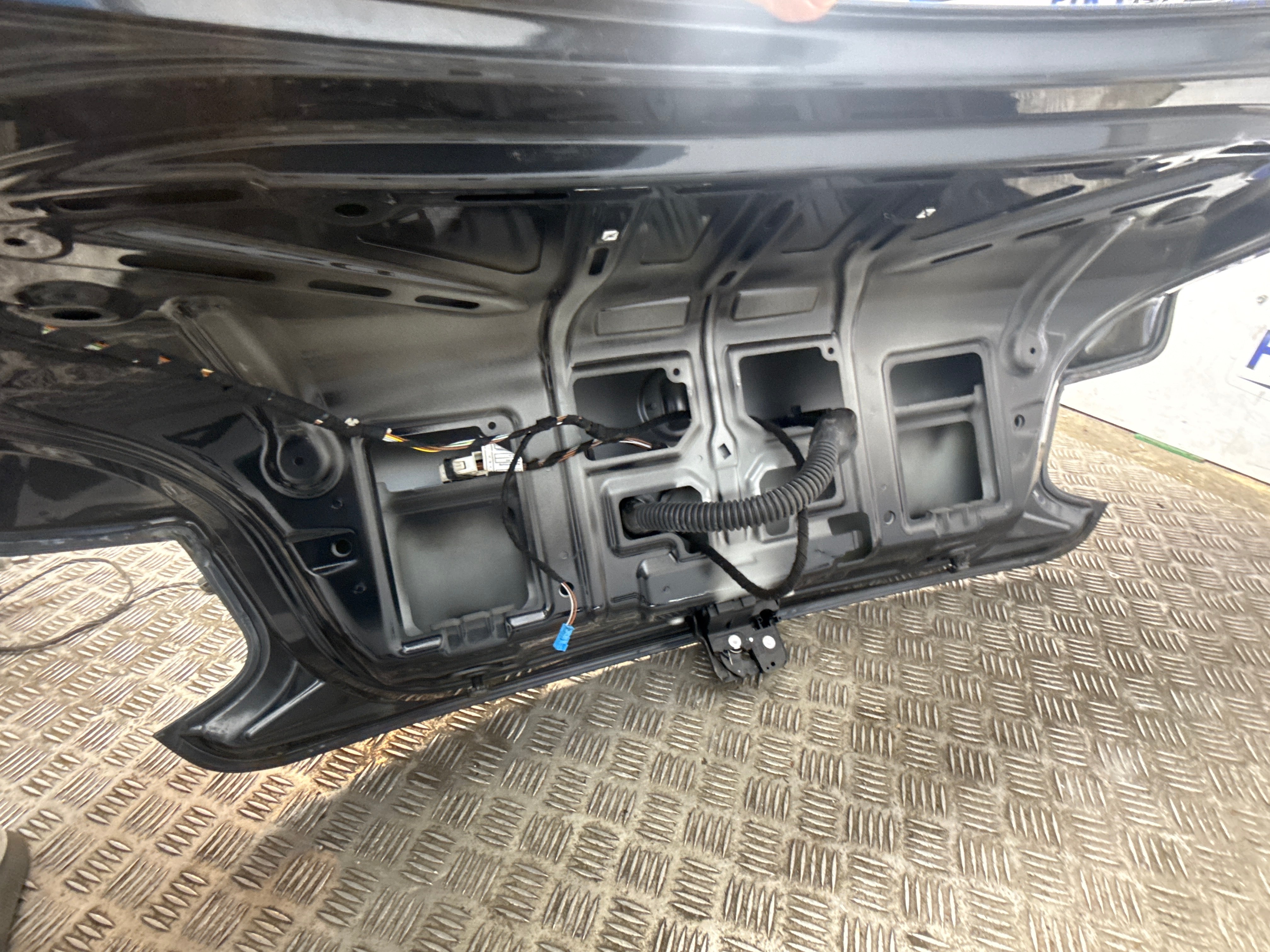 BMW 2 Series F22 M240i M Sport Tailgate with Spoiler / Bootlid 2014–2021