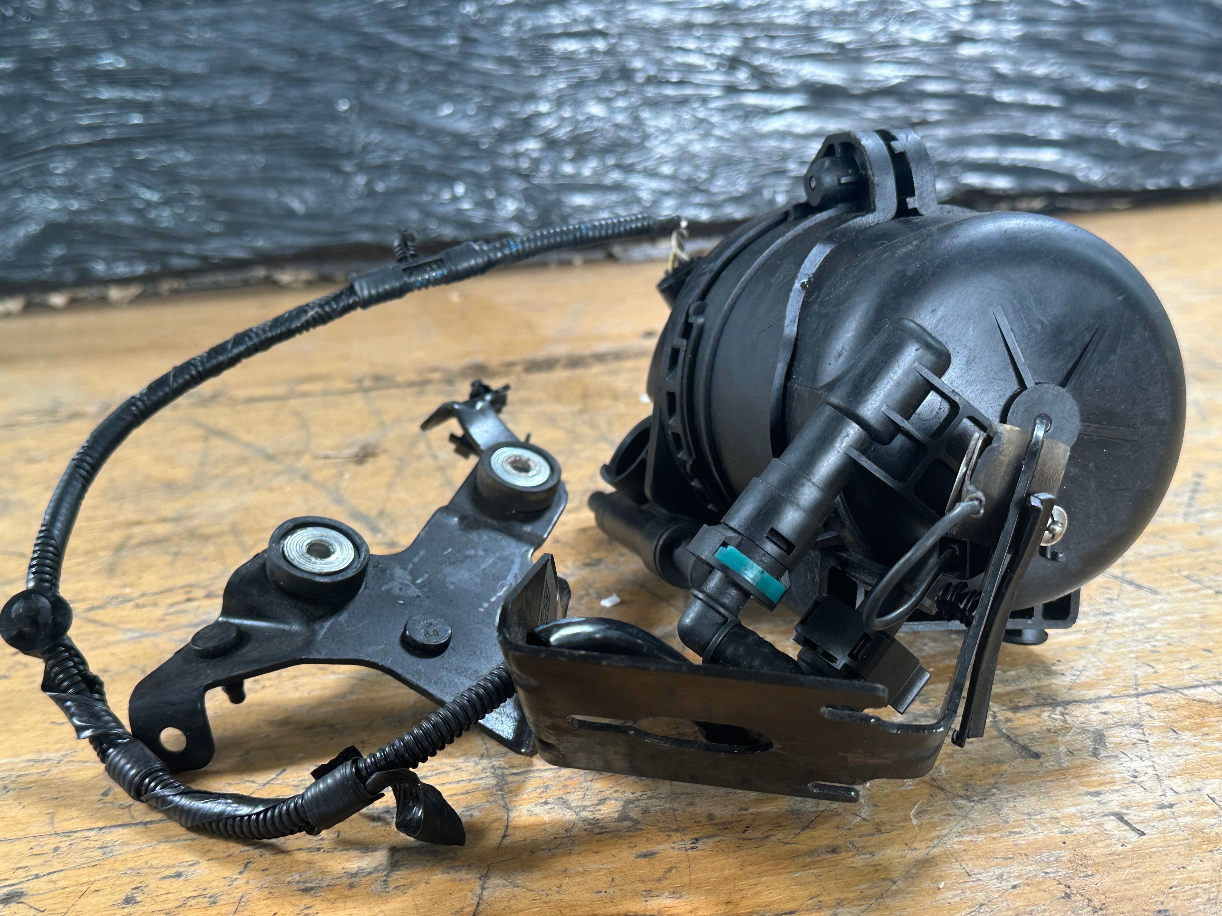 Jaguar Land Rover 2016 Diesel Fuel Filter Blue Print (GX73-9D202-AD) (ADBP230012)