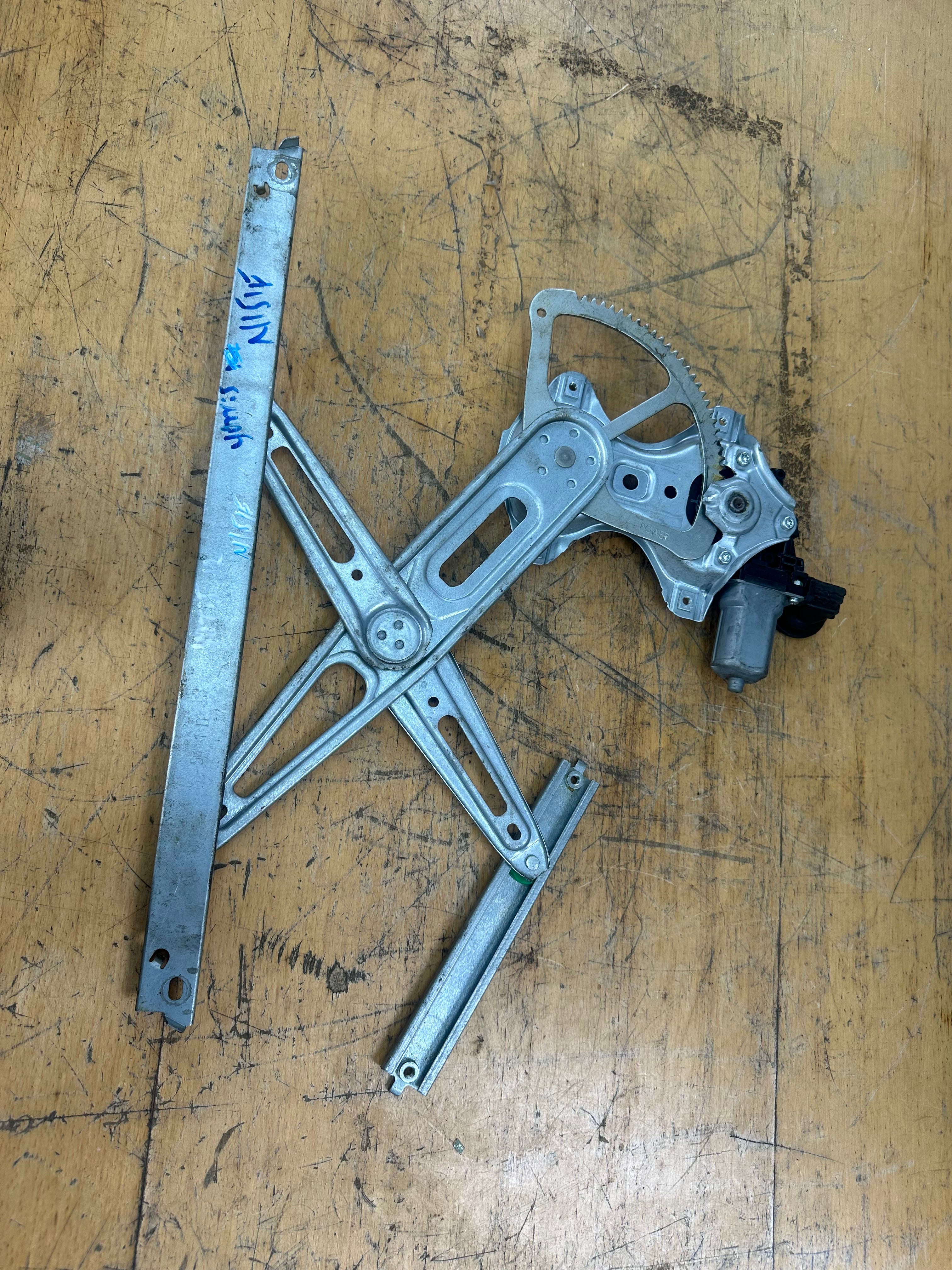 Toyota Yaris 2012 Rear Left N/S/F Window Regulator (85720-0D120)