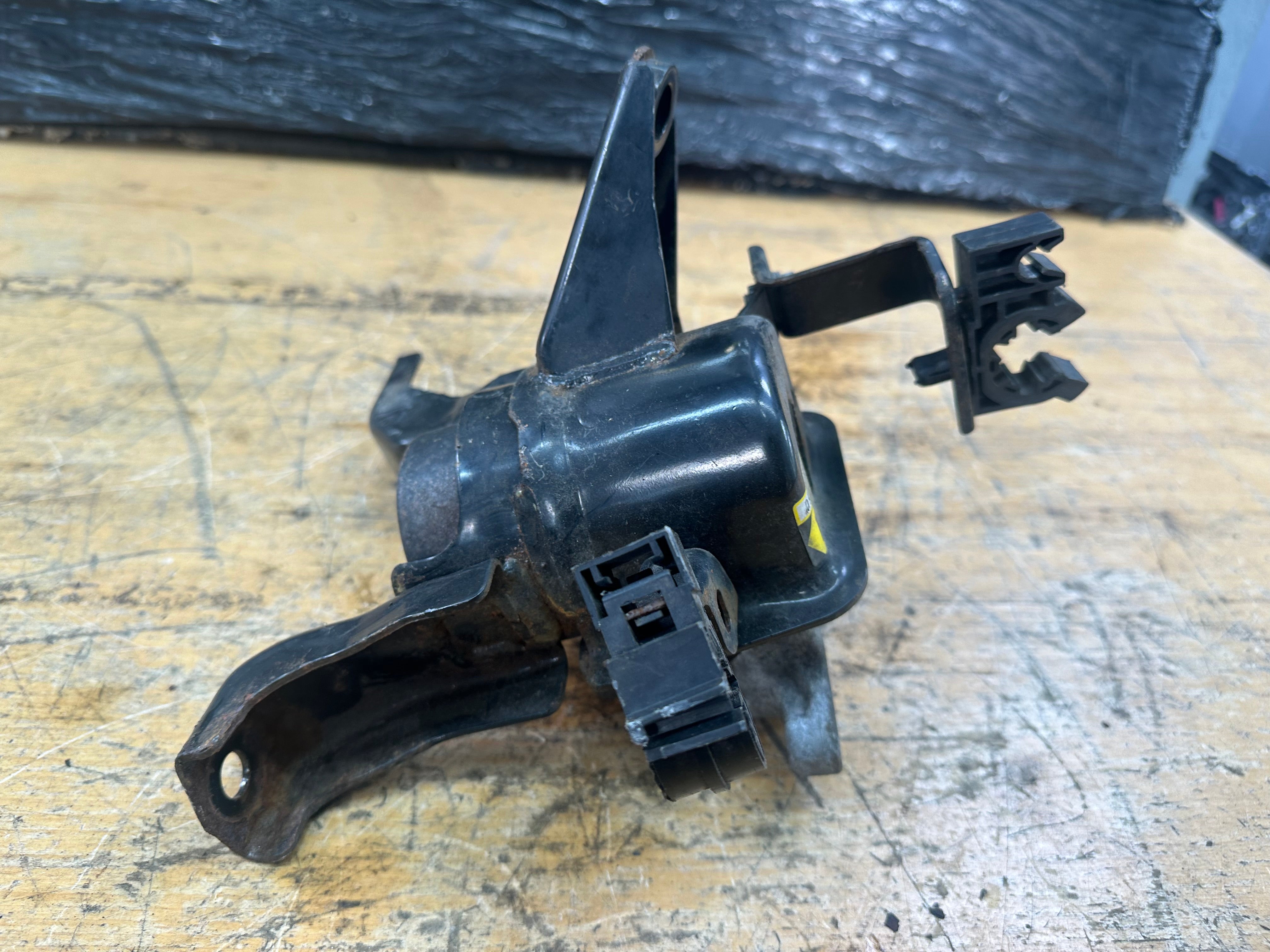 Toyota Auris 2016 Hybrid Engine Support Mount