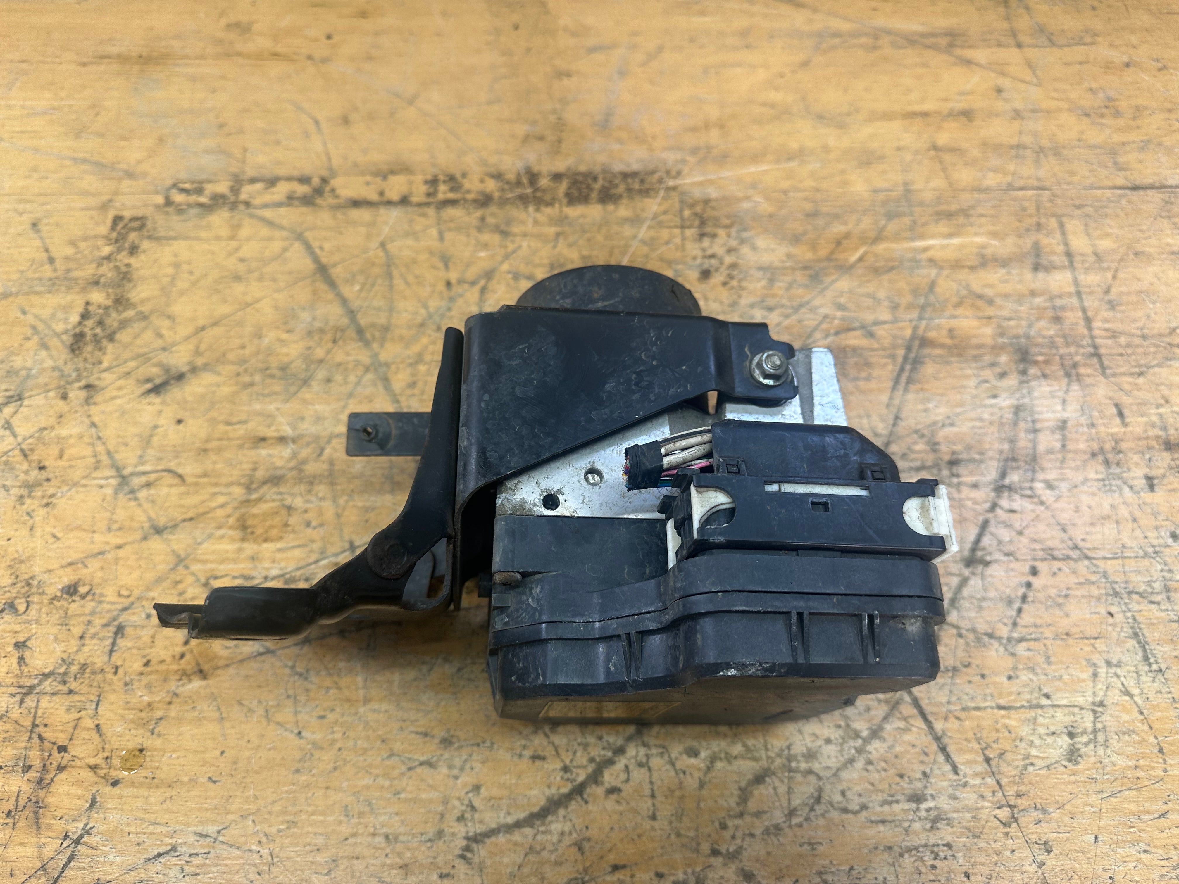 Toyota RAV4 2005-2010 2.2 Diesel Hydraulic ABS Brake Pump (44540-42100)