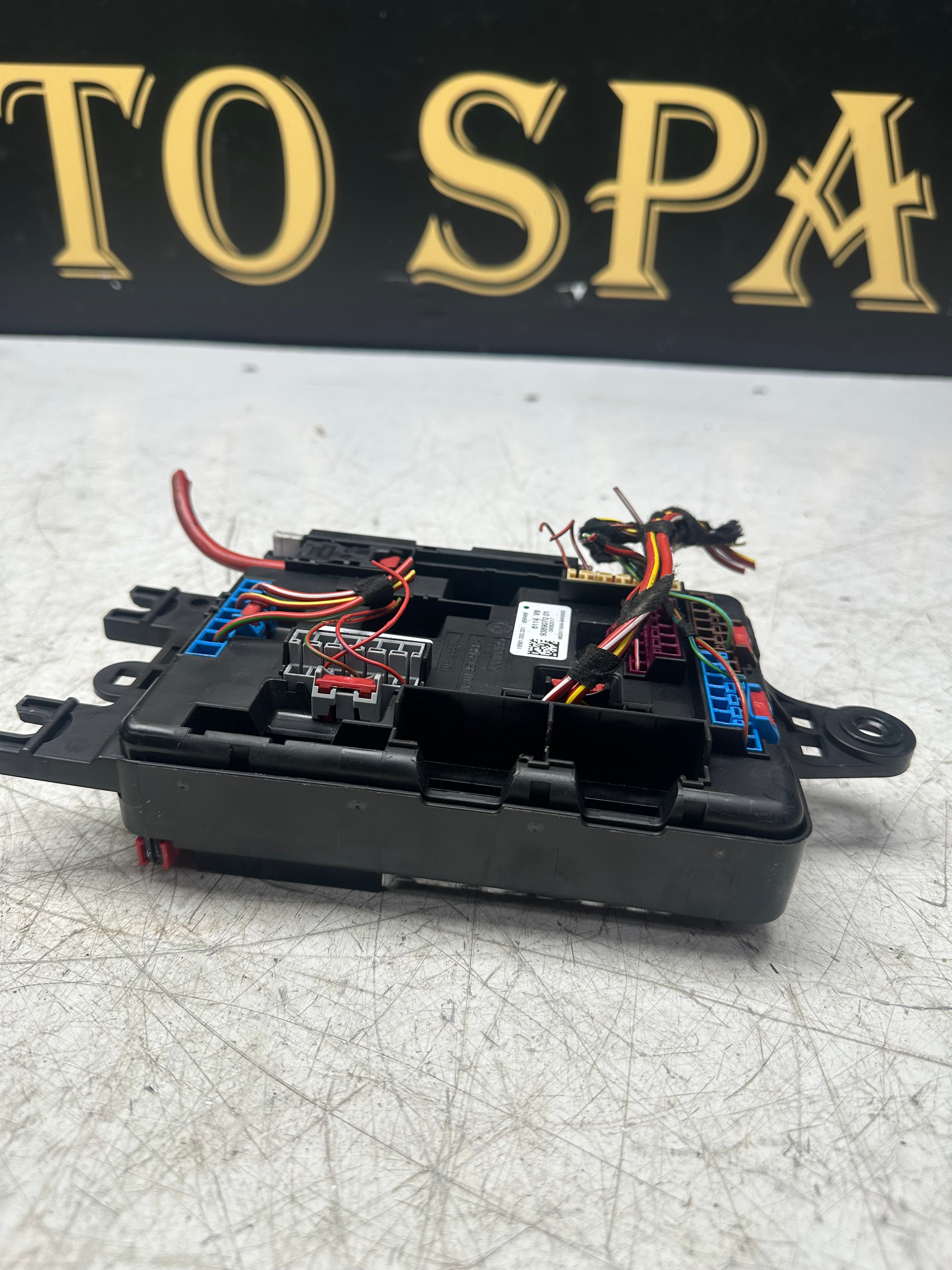 BMW 3 Series F30 LCI Fuse Box Module 9389070 – 2017–2019