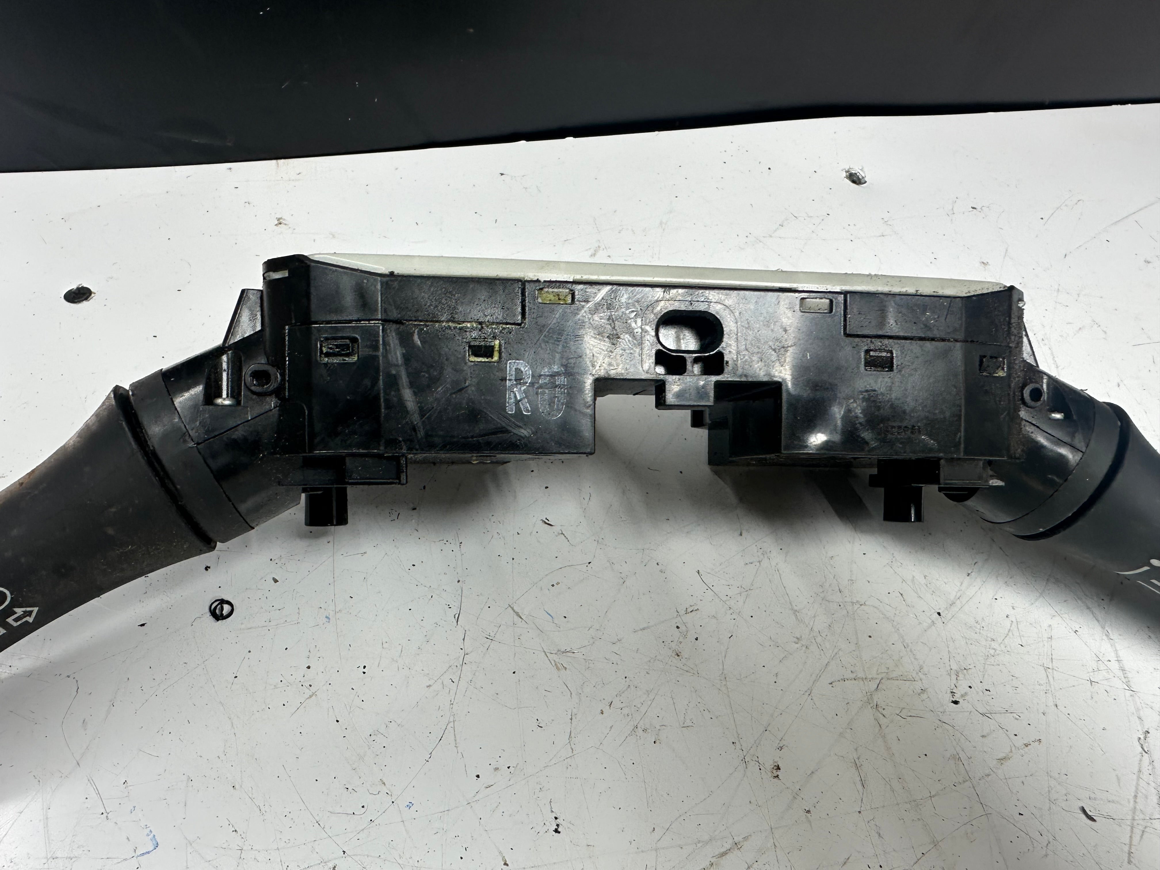 Nissan Micra Turn Signals Control / Indicator Wiper Stalk Switch (NILES14AM0)