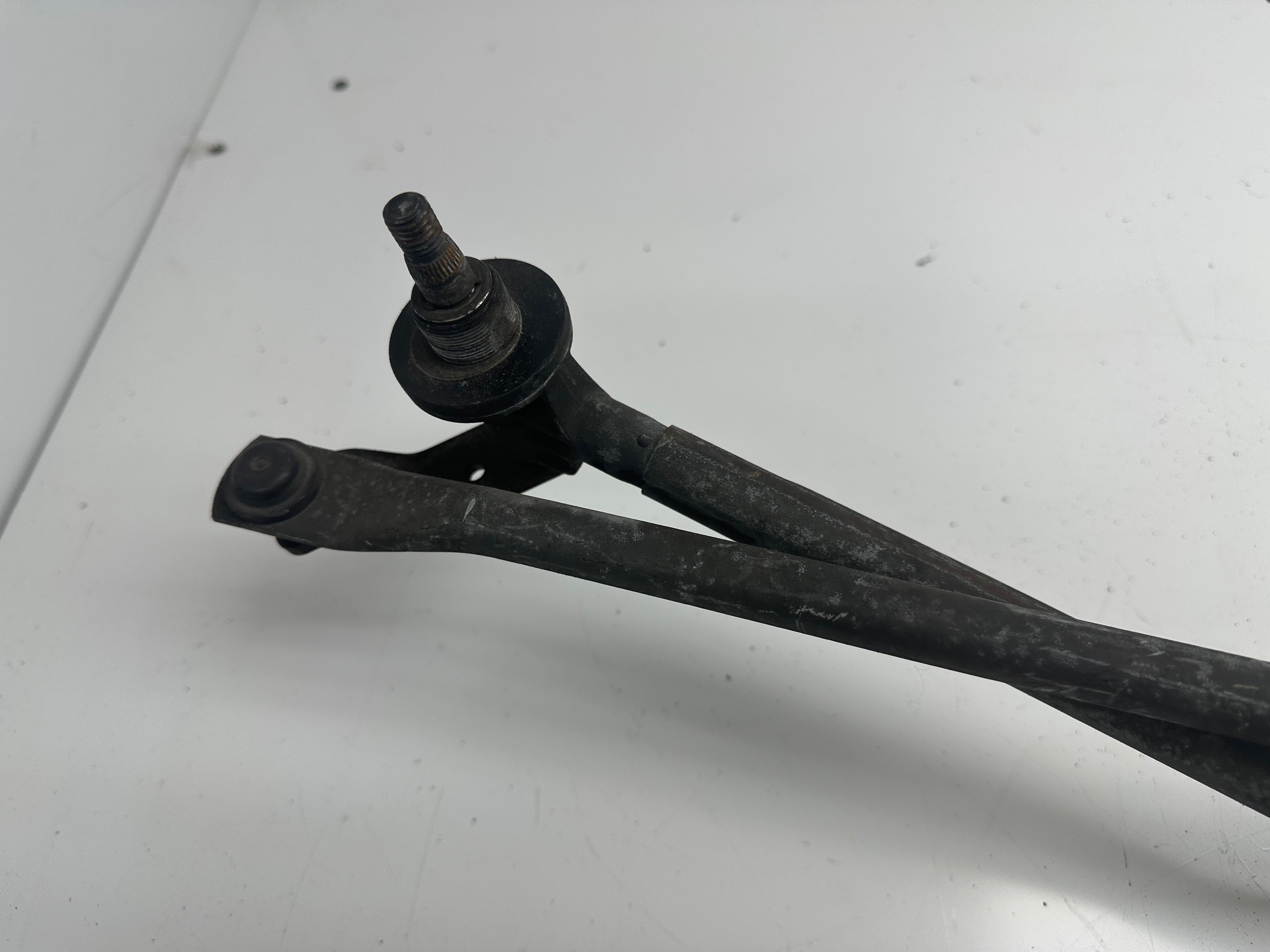 Mercedes Sprinter Front Wiper Motor & Linkage (405.147 12V)