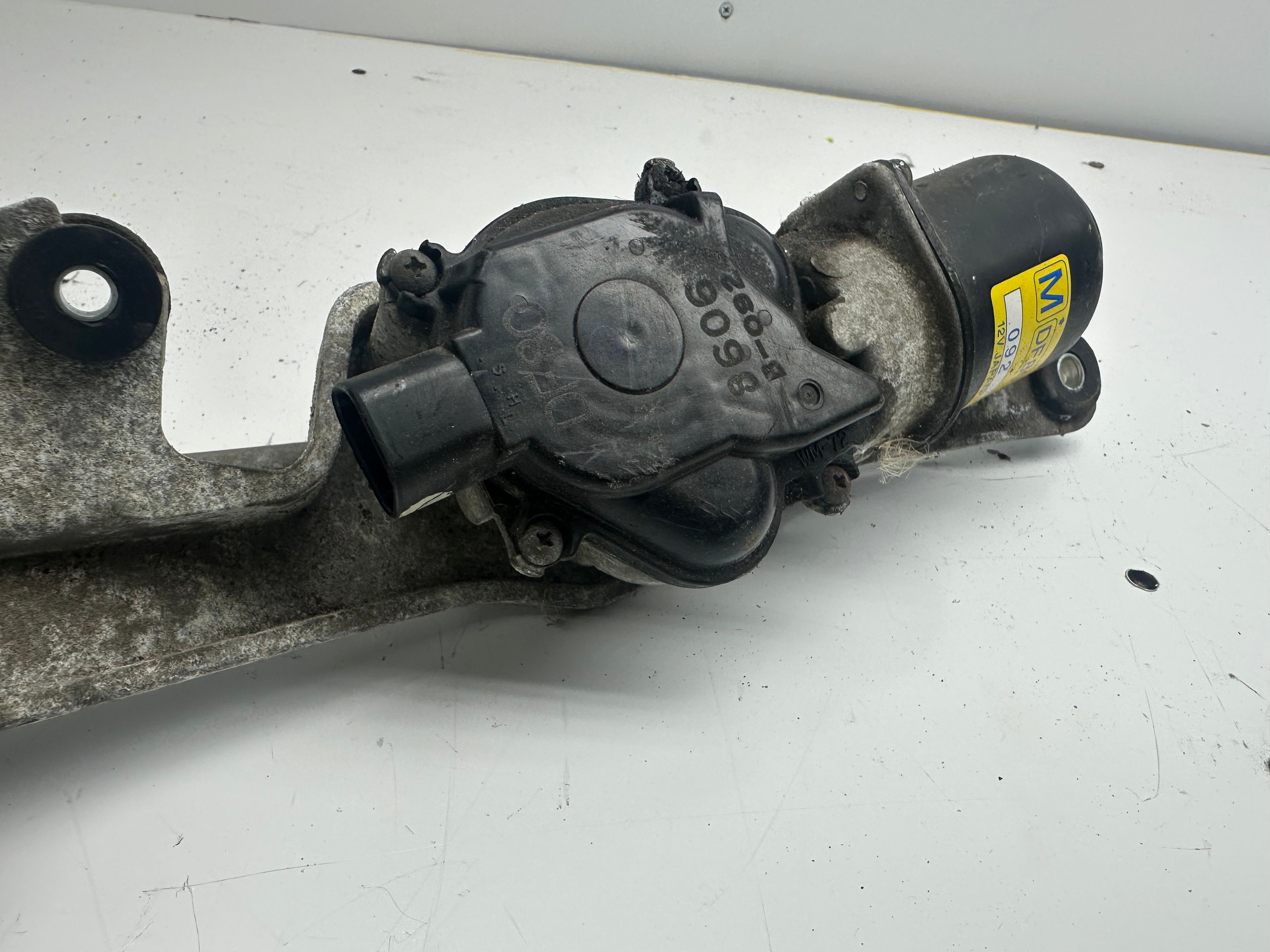 Mazda 2 2009 Front Wiper Motor & Linkage (DF80 9602B-092)