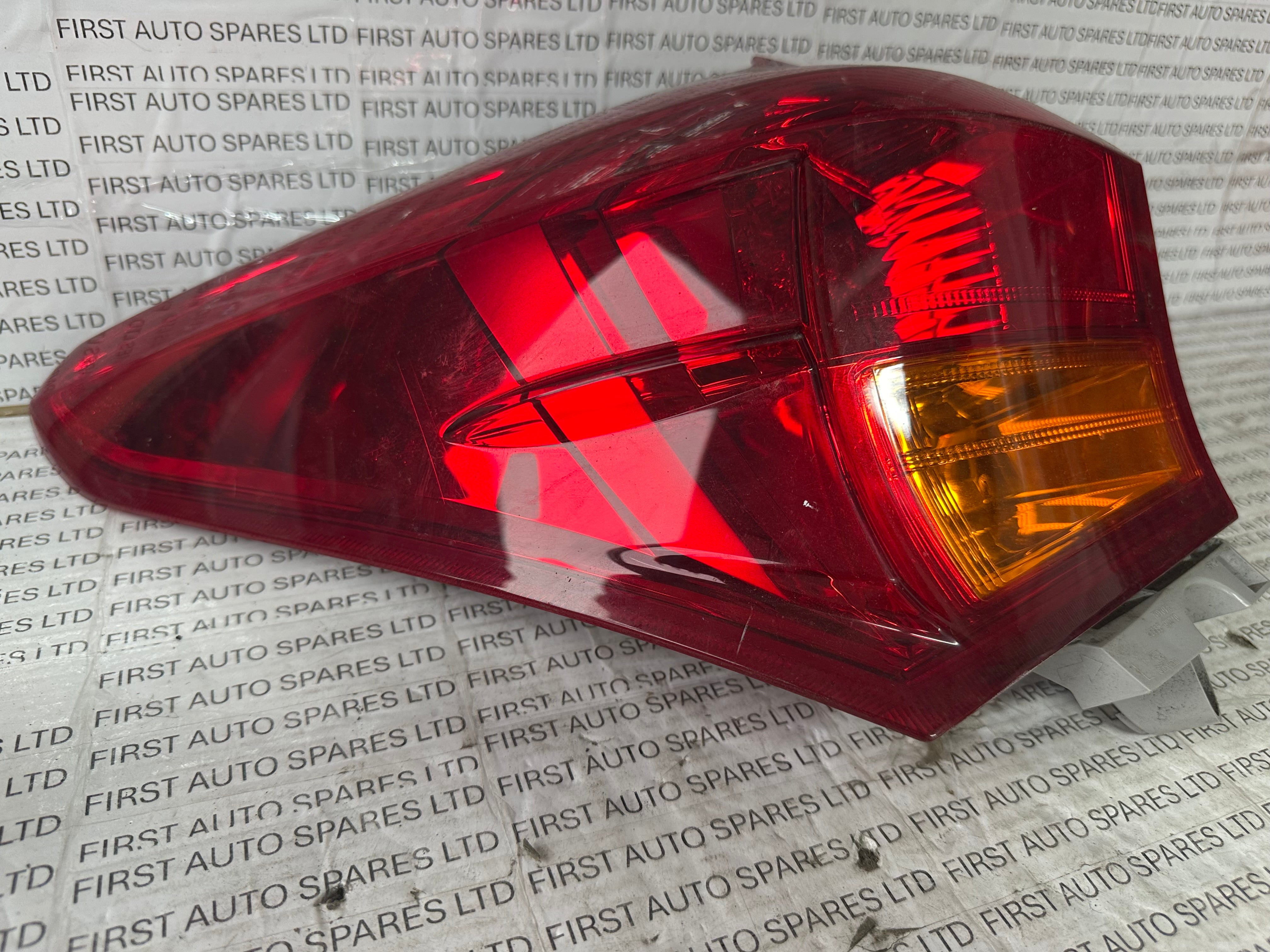 Toyota Auris Estate Left Rear Outer Tail Light (81556-02730)