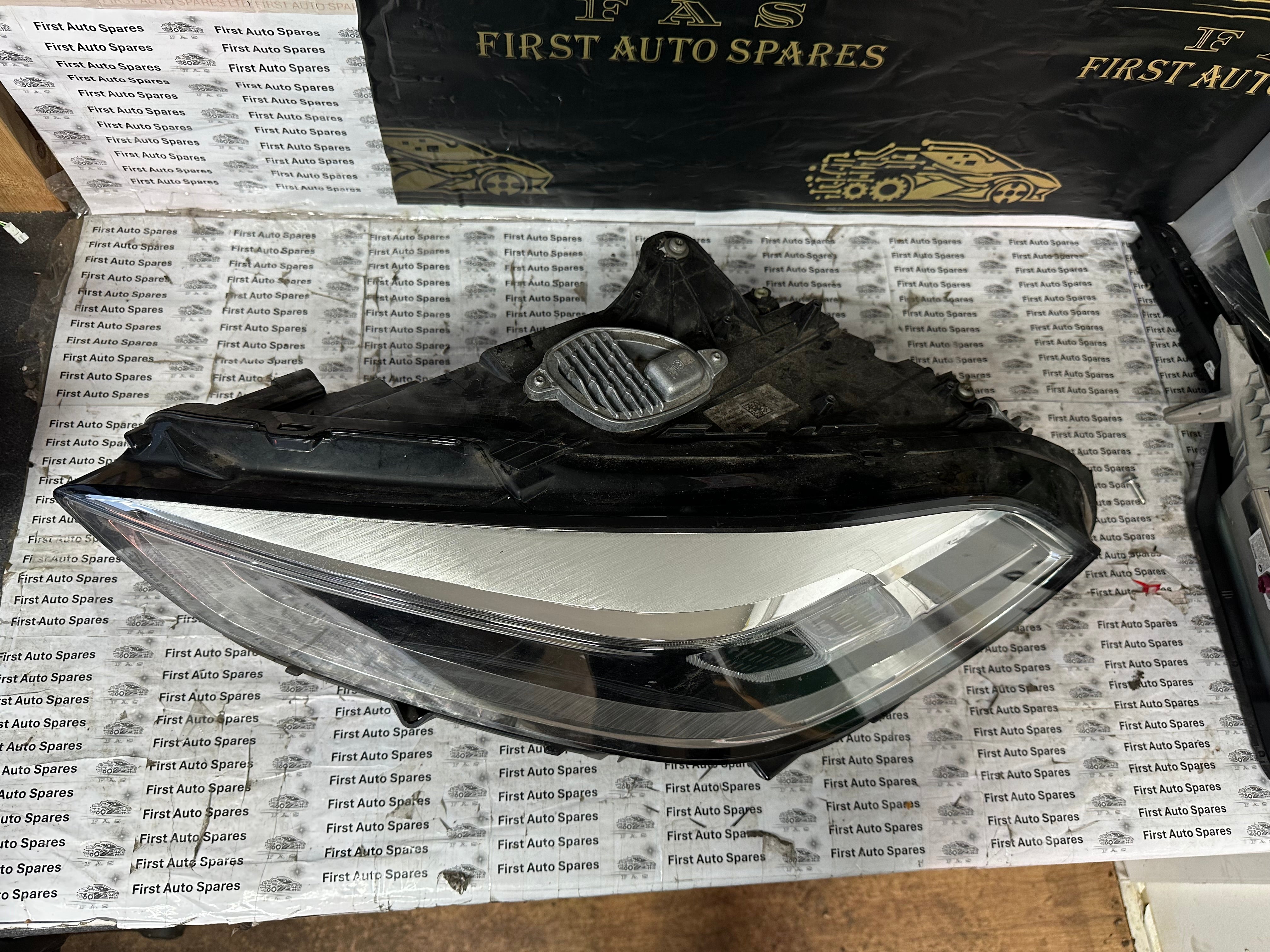 BMW 1 Series F40 Left Complete LED Headlight 2019–2024 (9482809-08)