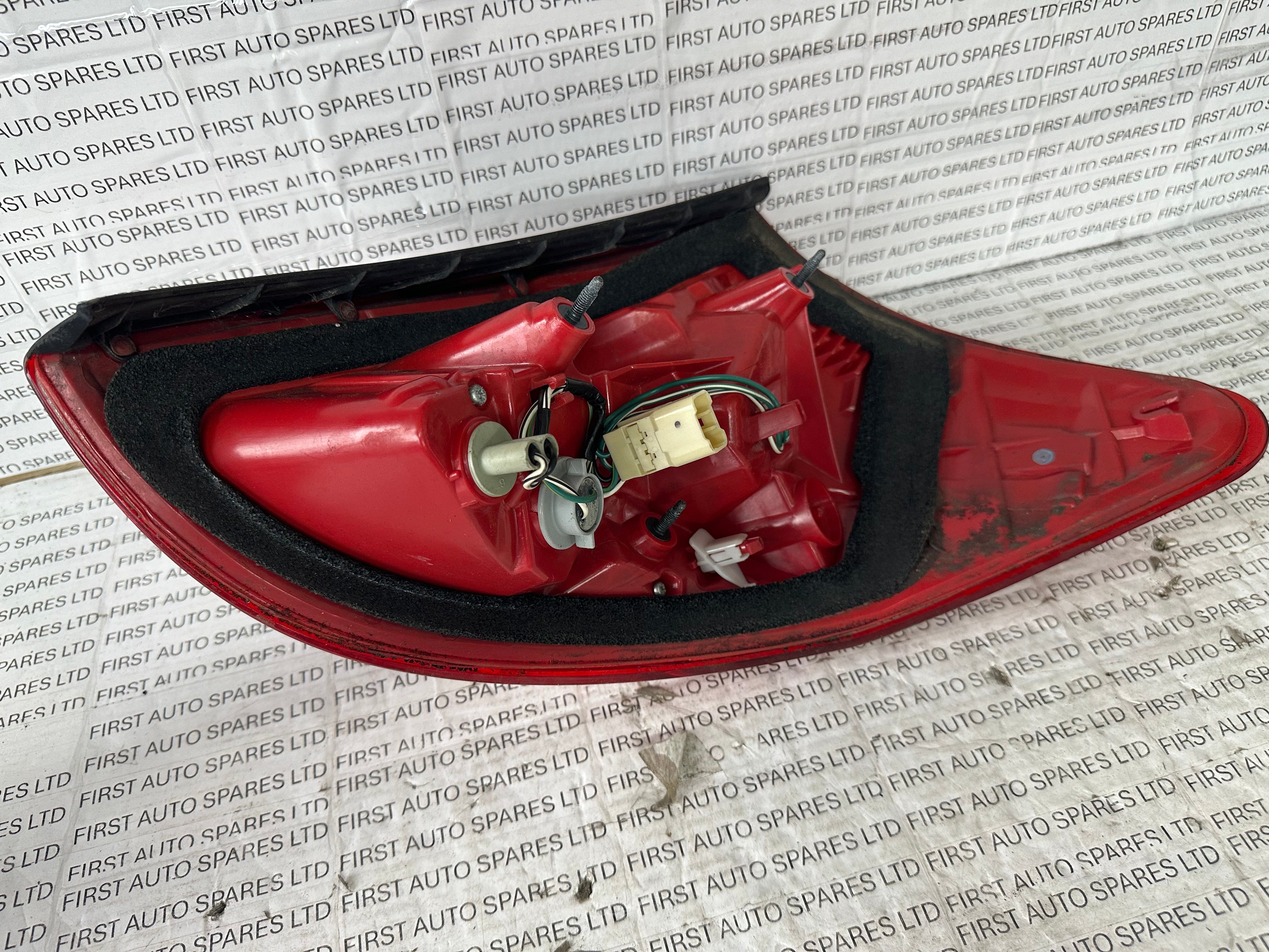 Toyota RAV4 2007 5-Door Left Rear Tail Light
