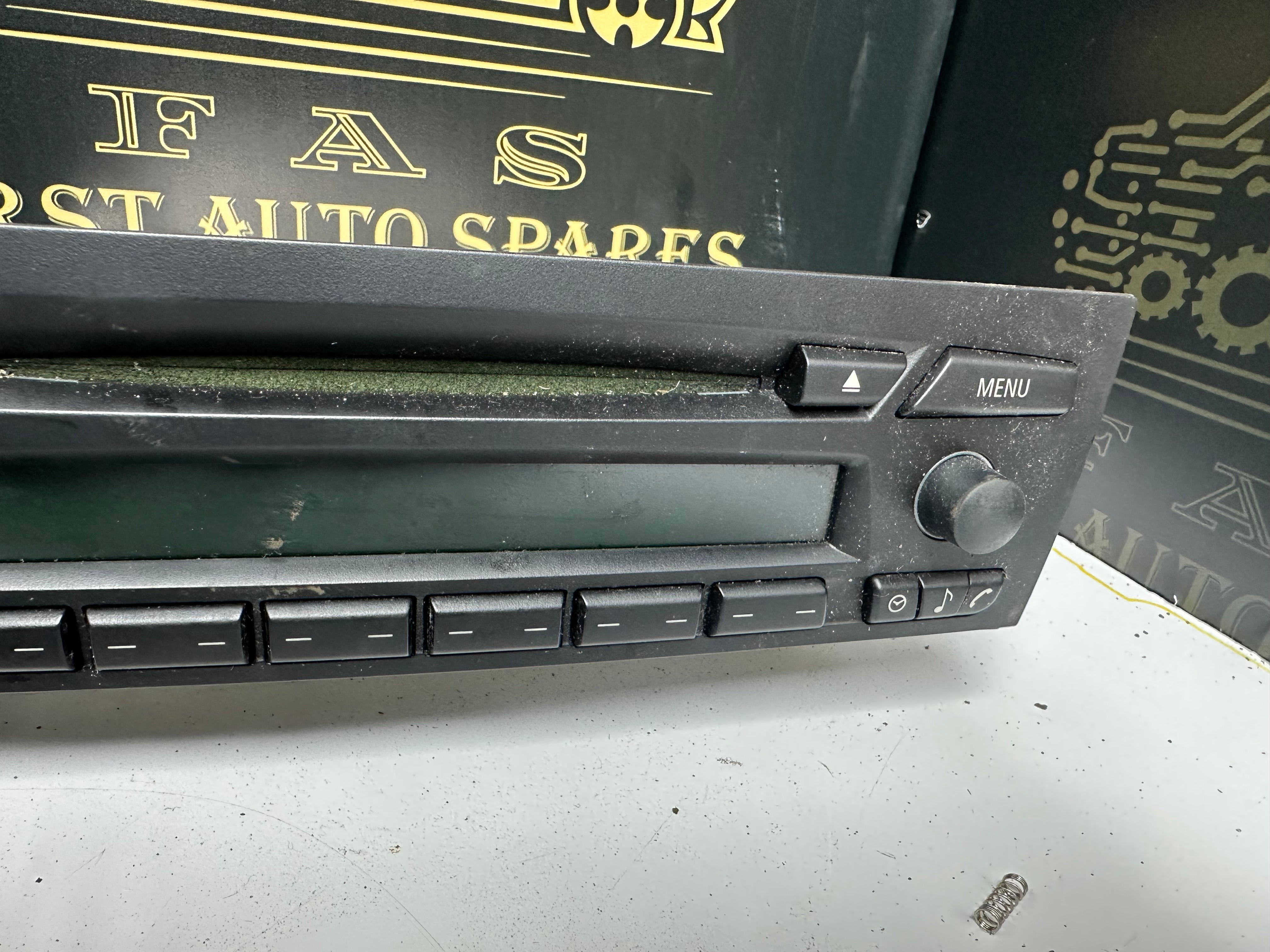 BMW E90 Radio Professional CD73 Player (65126983018)
(65.12-6 983 018)
