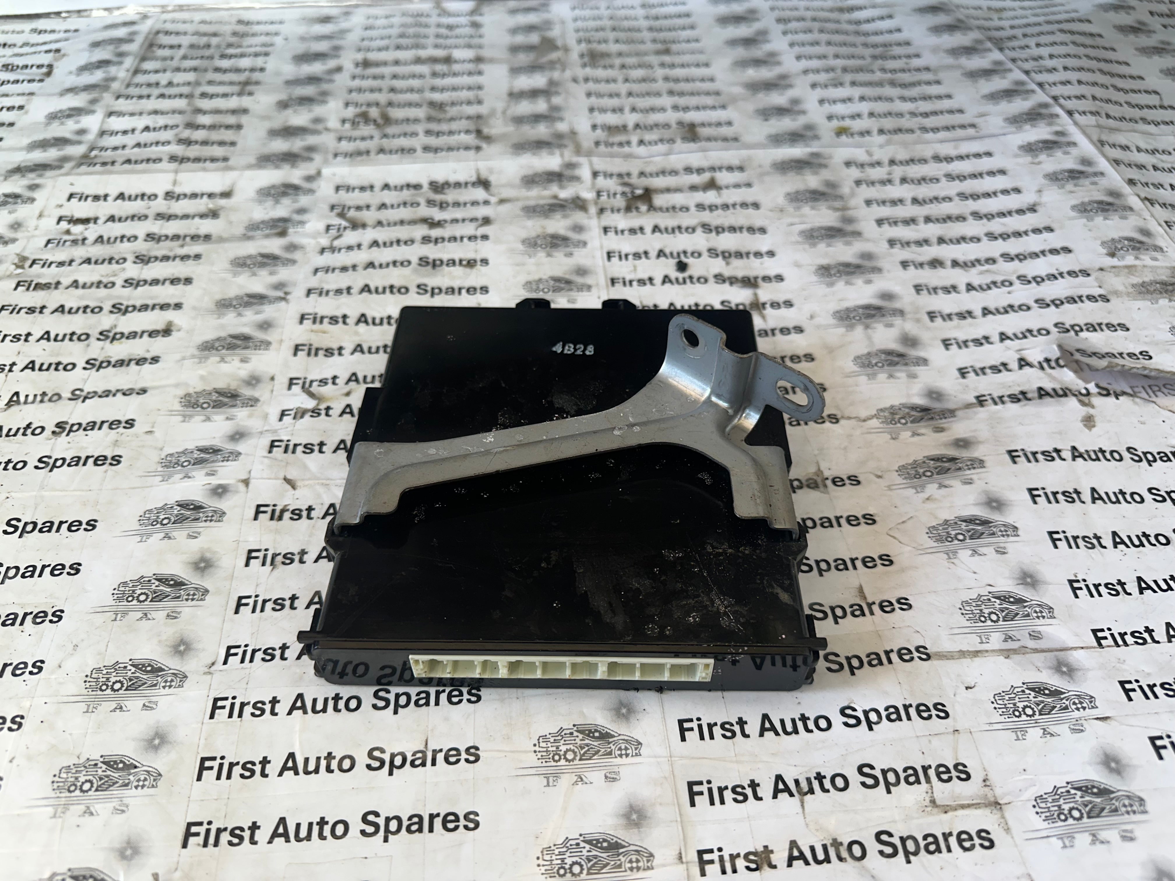 Toyota C-HR 2016–2023 Smart Key Control Module Unit (89990-F4040)