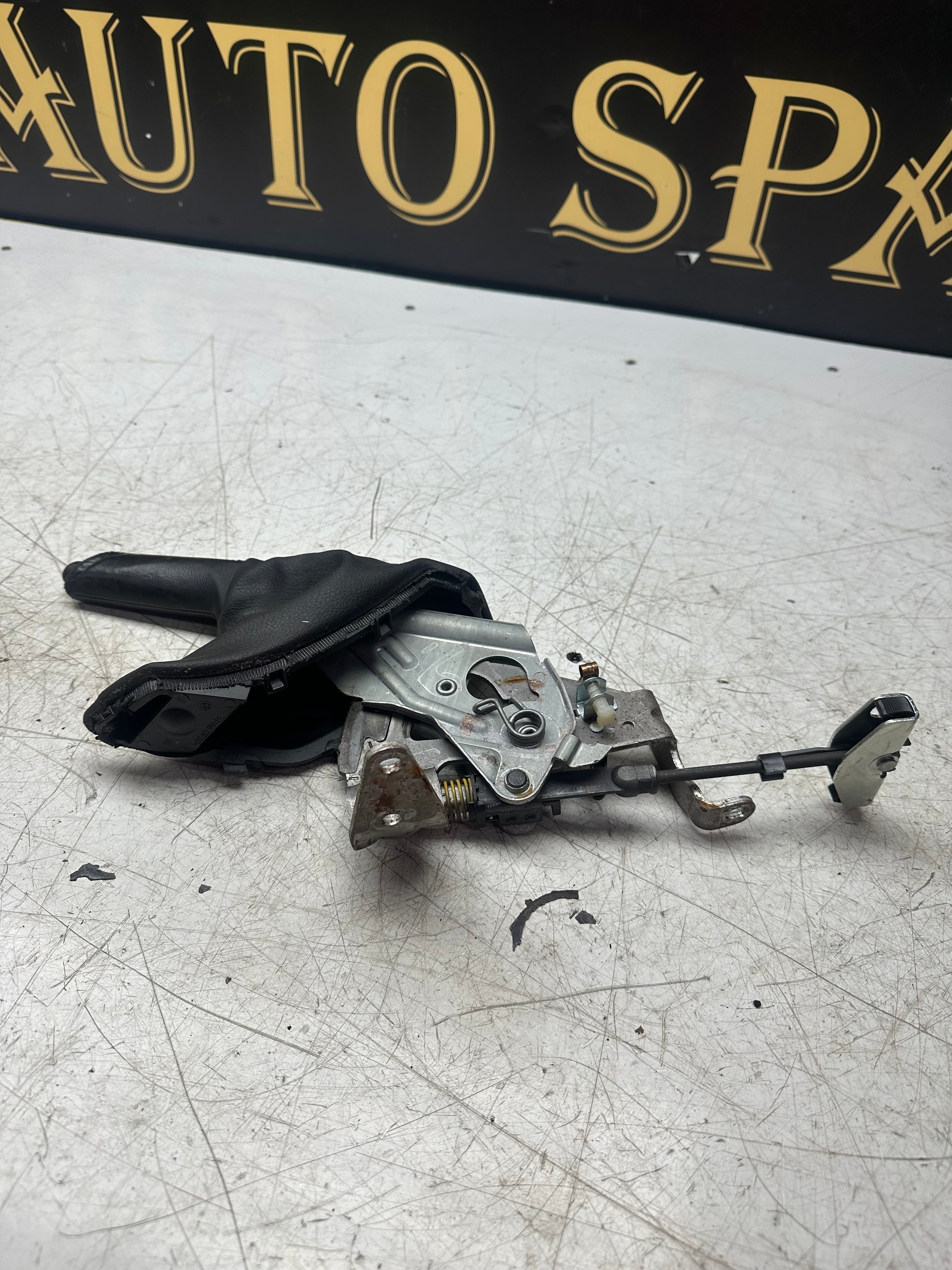 BMW 3 Series F30 Handbrake / Parking Brake Lever Mechanism (2012–2019)(6799102)