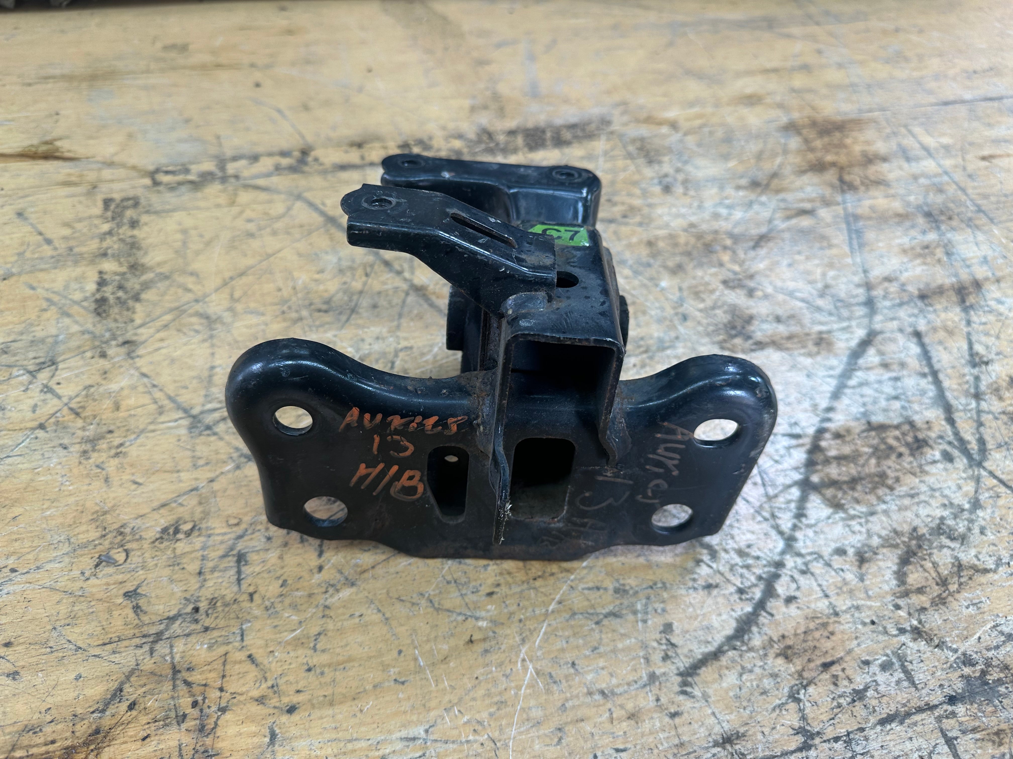 Toyota Auris E180 2007-2015 Mount Bracket