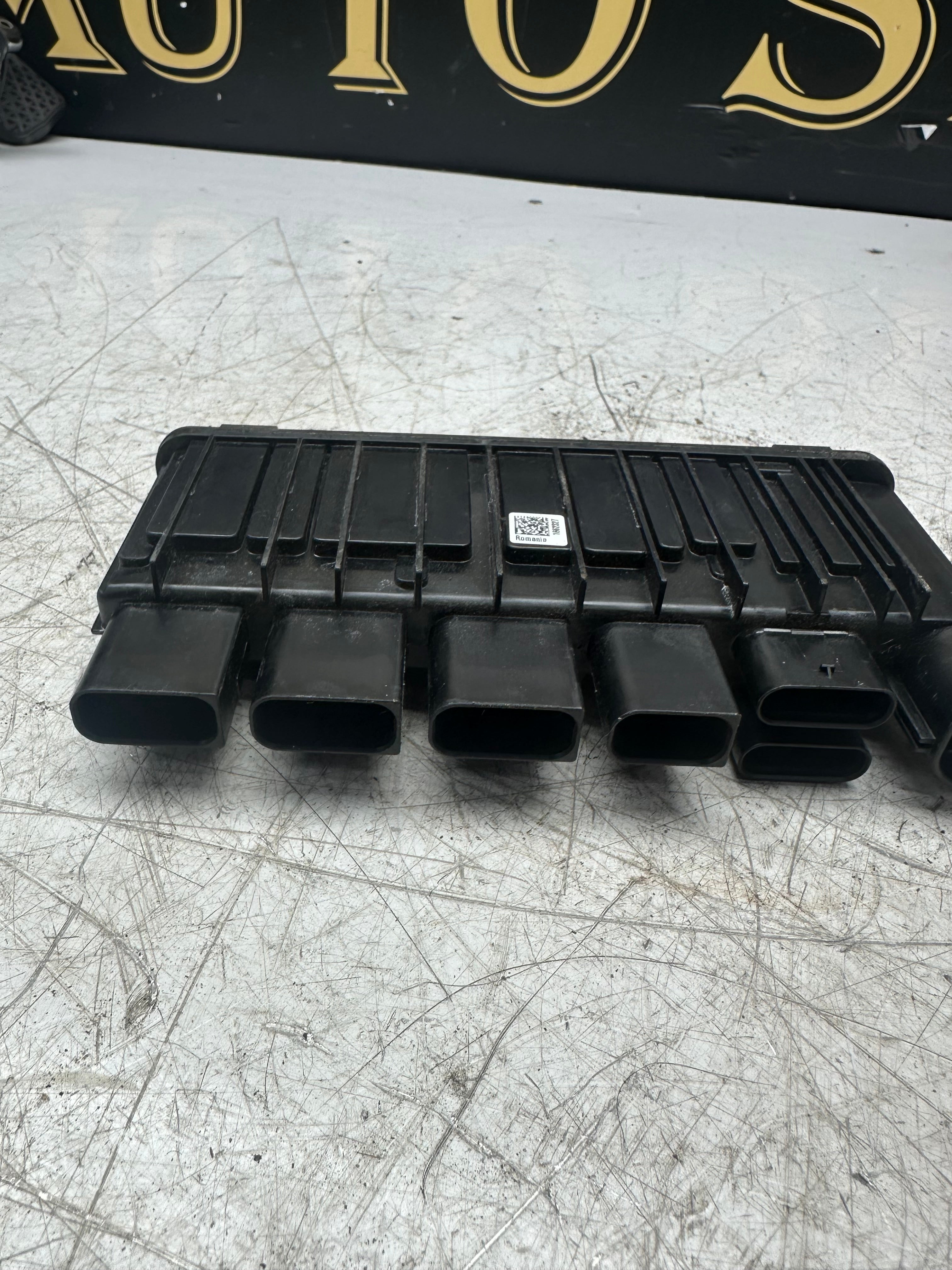 BMW 3 Series F30 LCI Power Box Module (8638551-04)