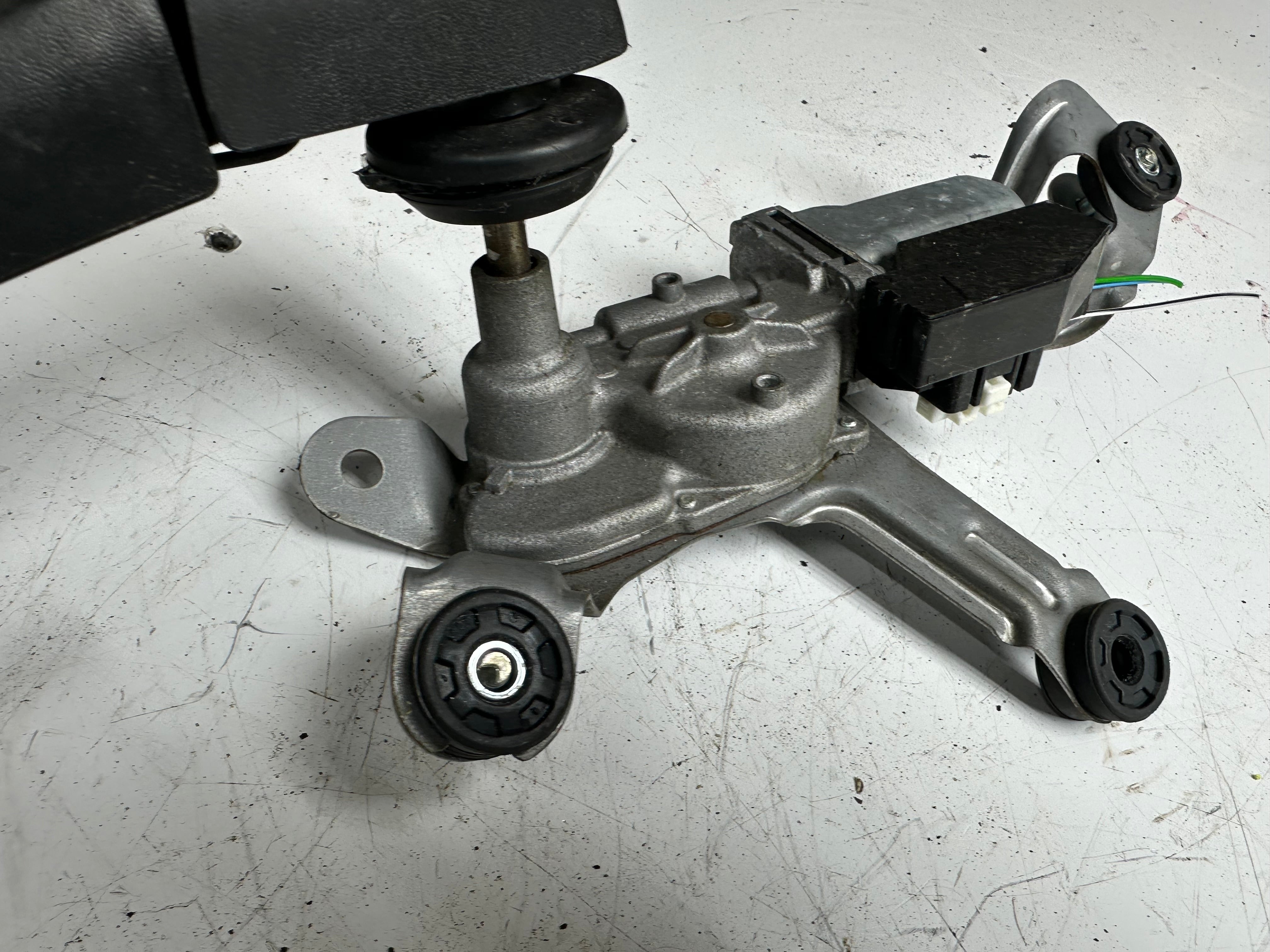 Toyota Yaris Rear Wiper Motor with Wiper (85130-K0040)