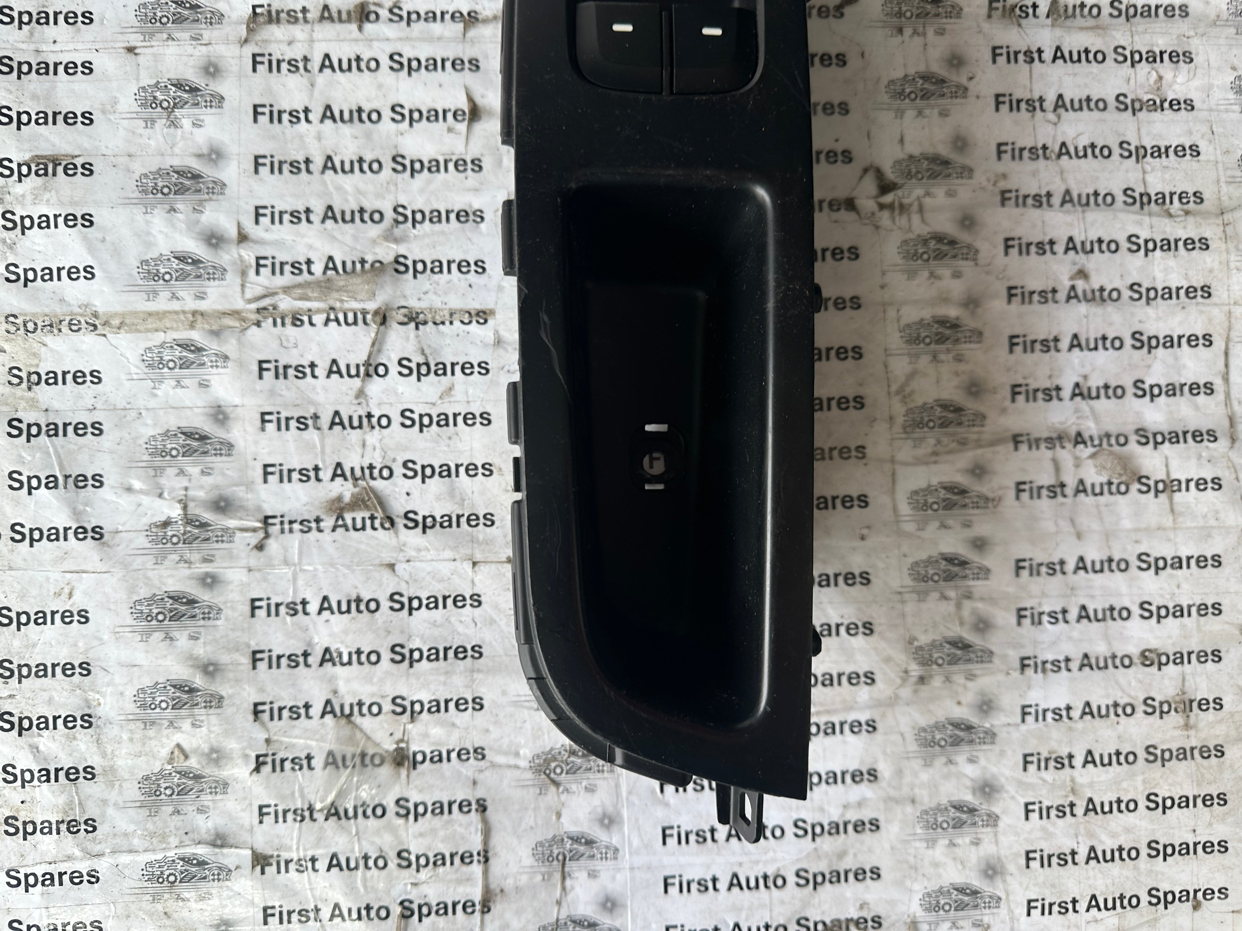 Hyundai i10 Drivers Window Switch Control 2016 (82740-B9030) (299122841)